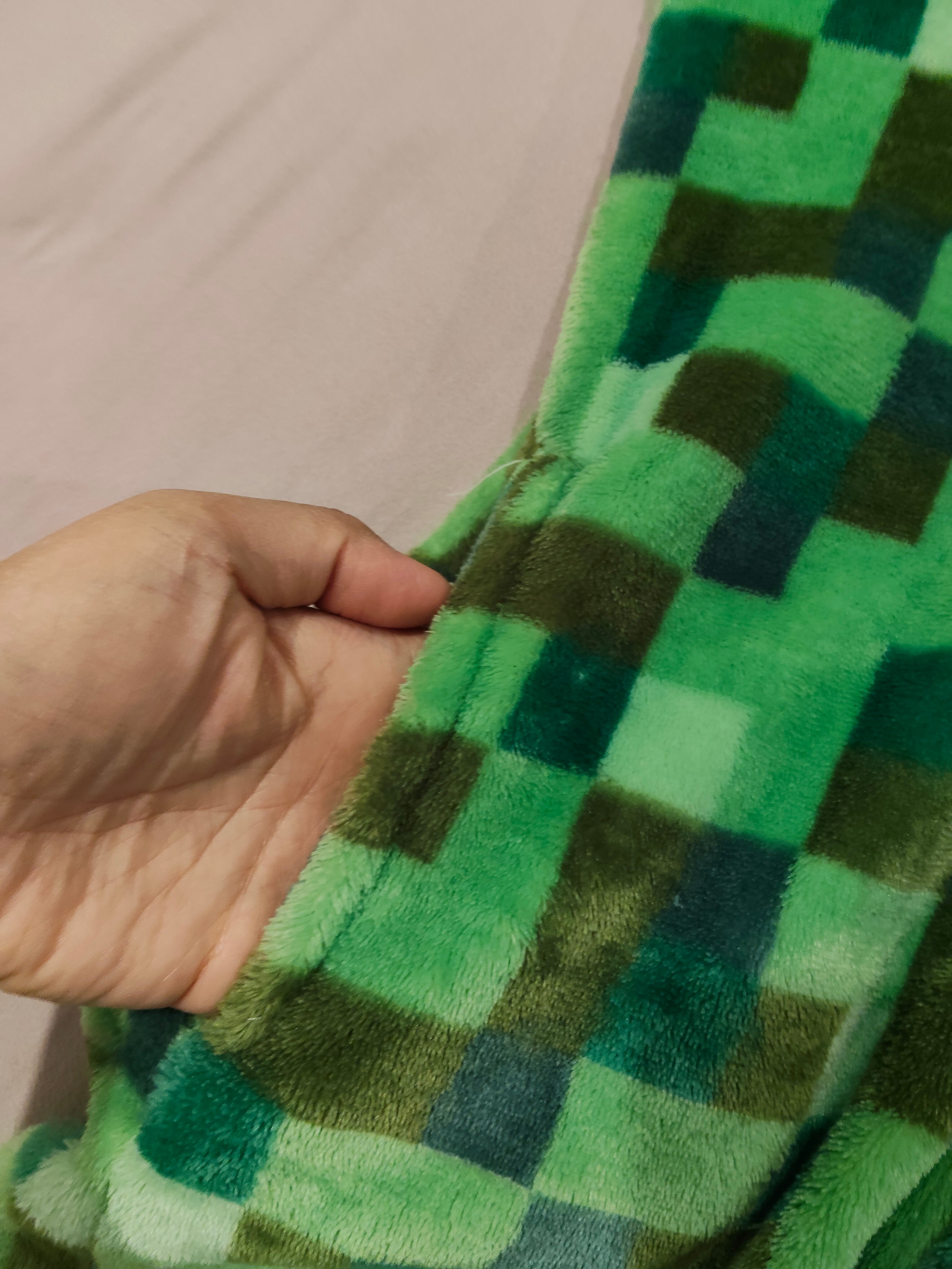 MINECRAFT Creeper Onesie size 6-8y boys