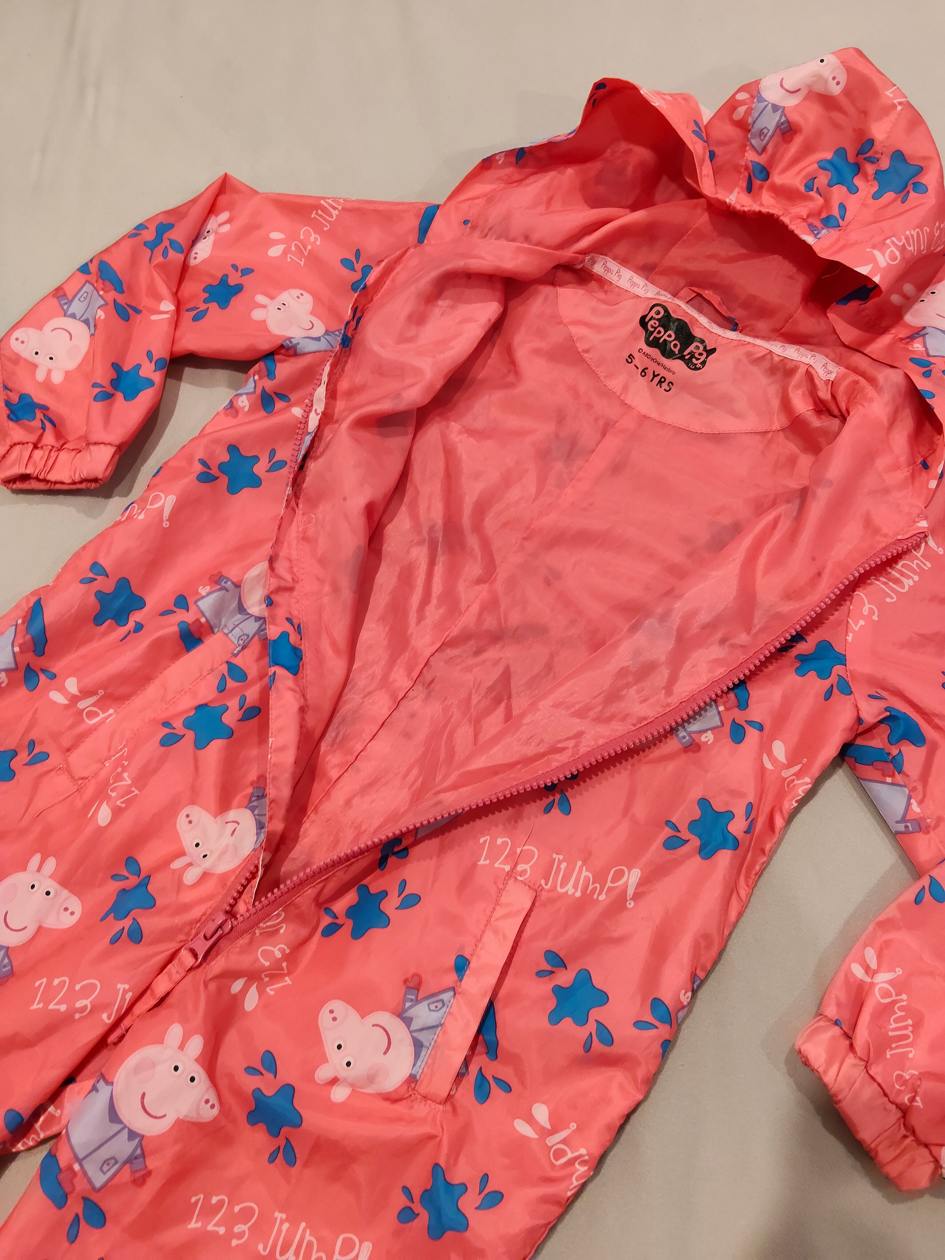 PEPPA PIG rain suit size 5-6 girls