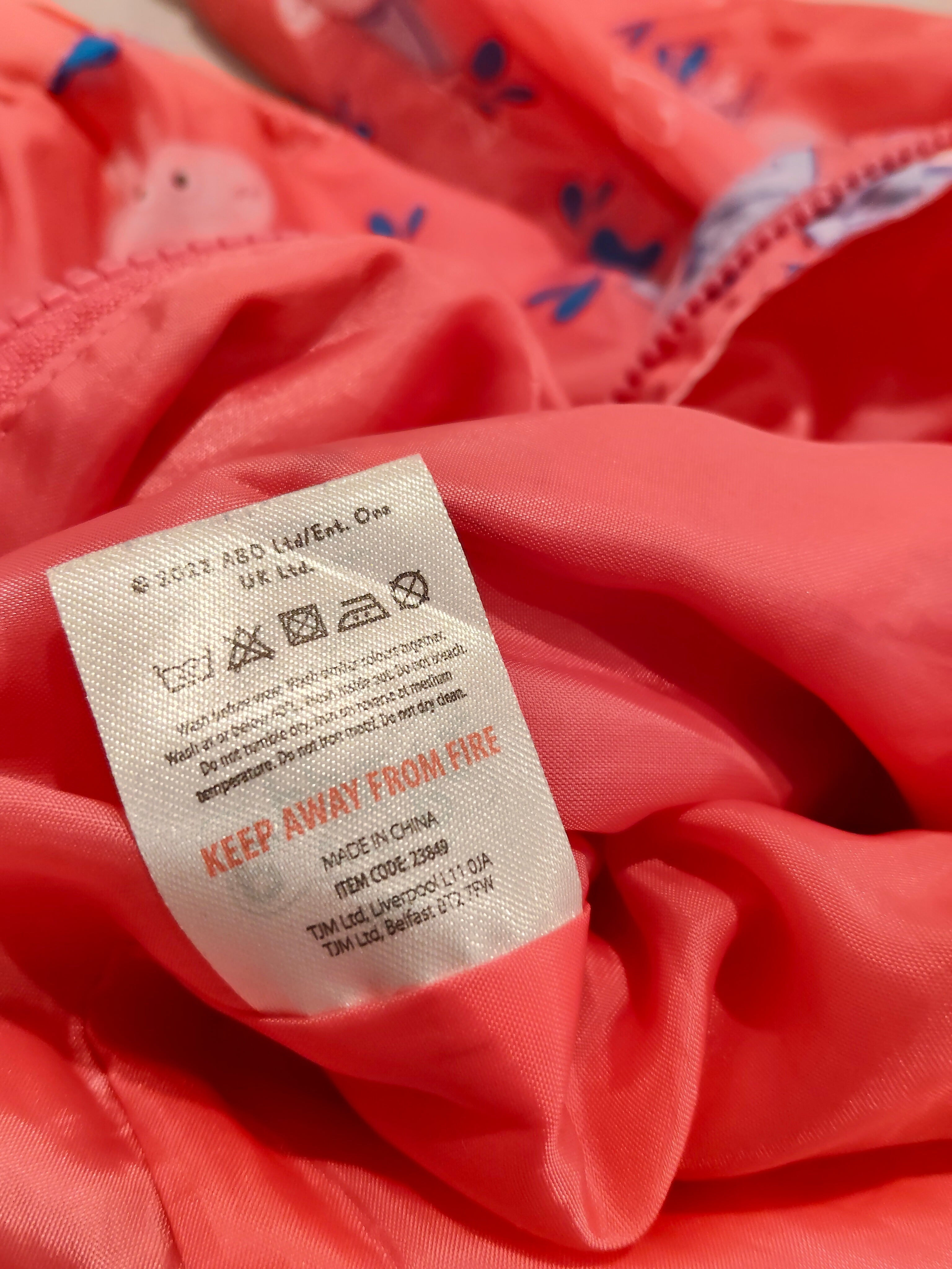 PEPPA PIG rain suit size 5-6 girls