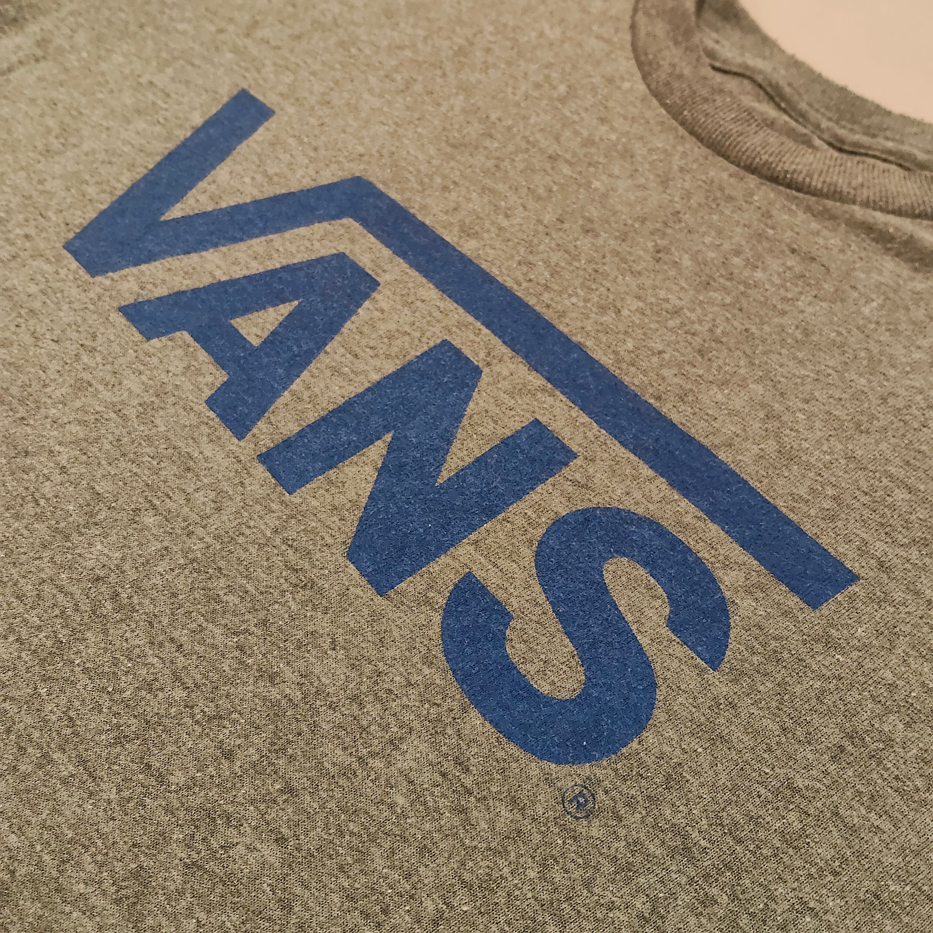 VANS tee size size 14-16y boys