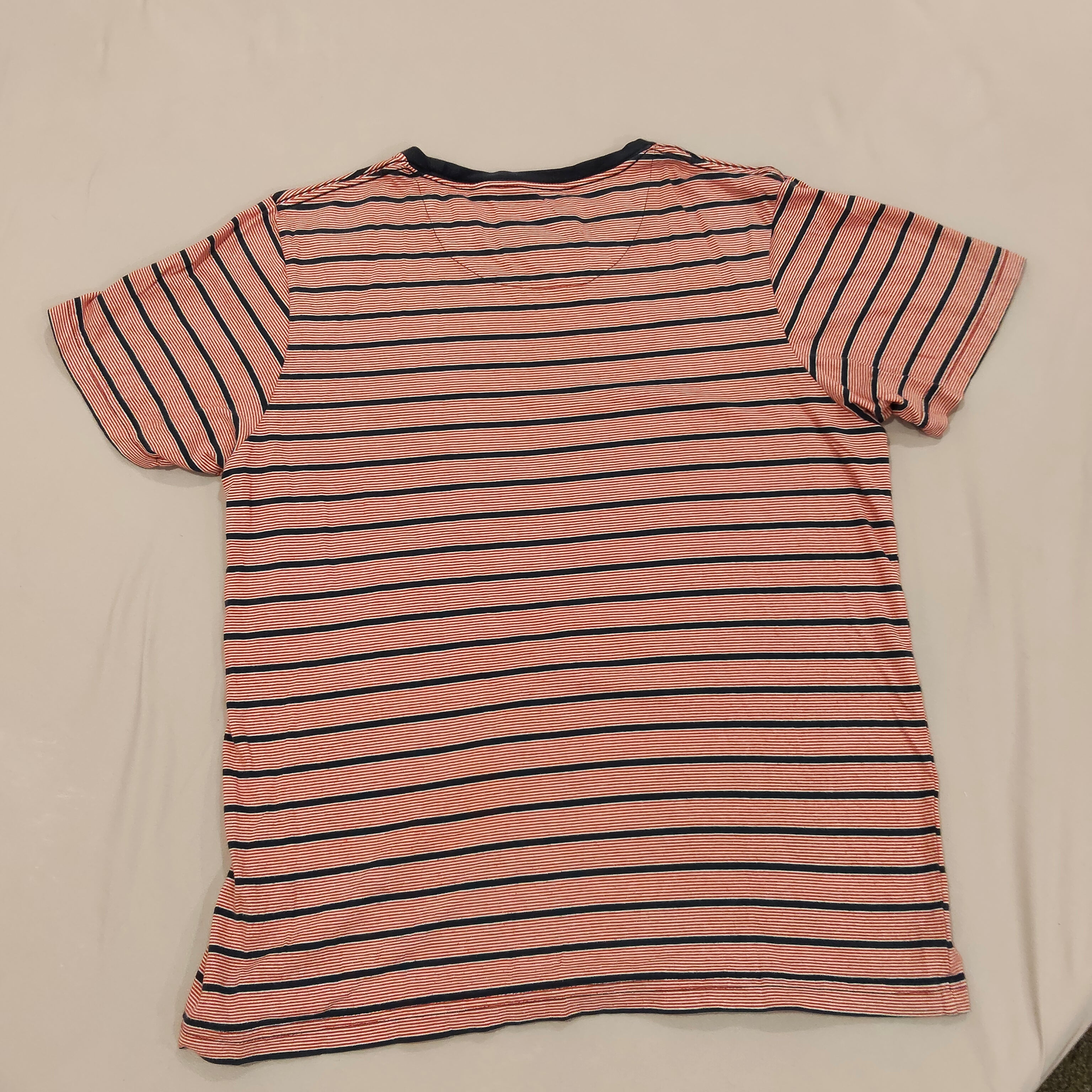 BAKERS tee size M mens red stripes short sleeve