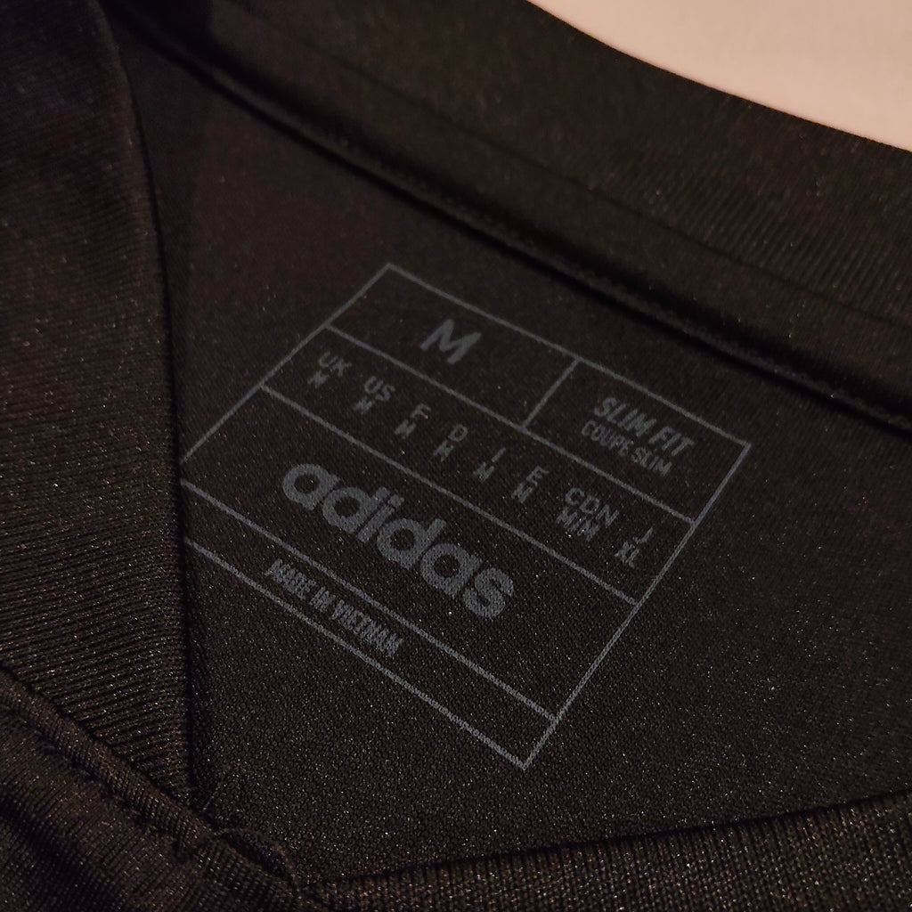 ADIDAS top size M Mens short sleeve