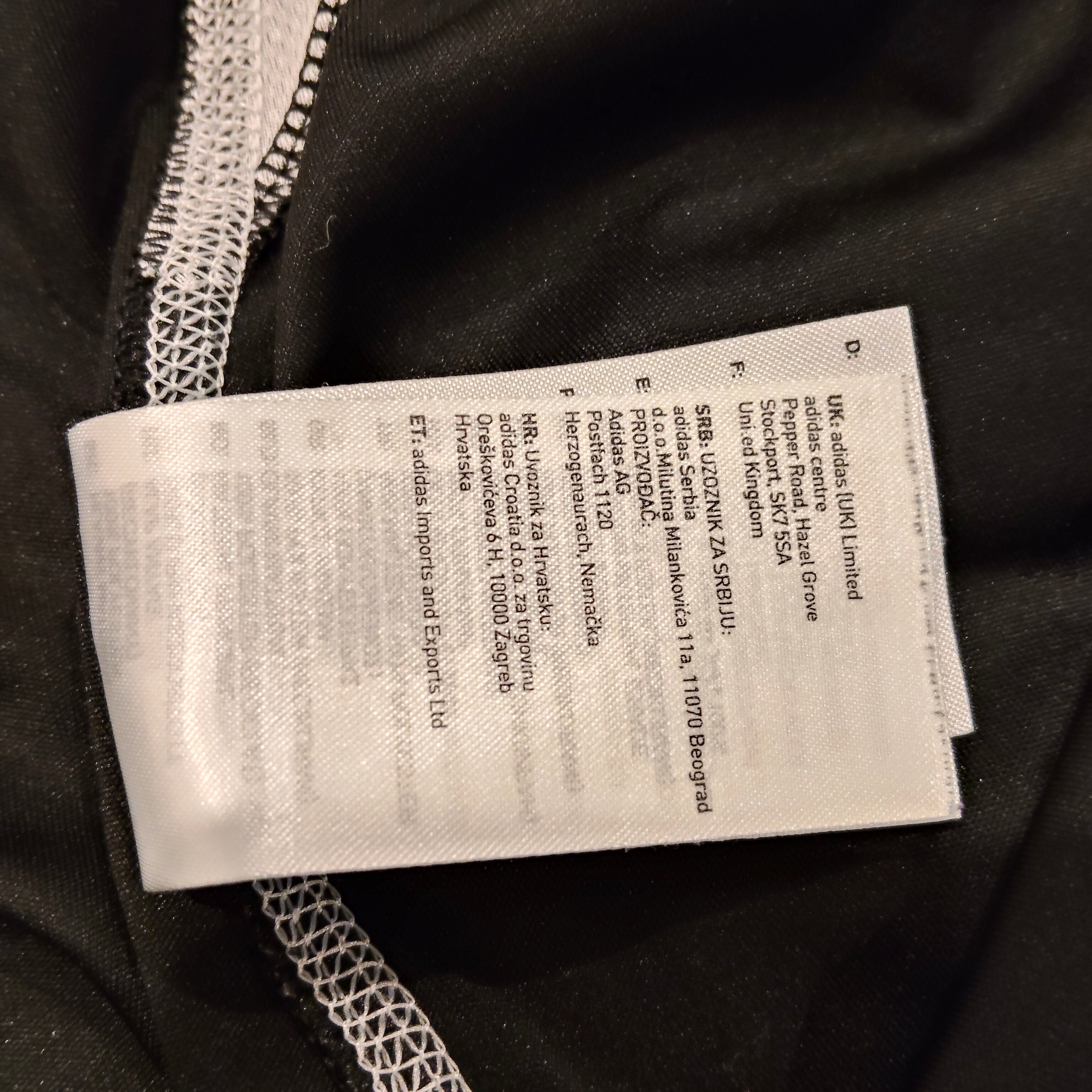 ADIDAS top size M Mens short sleeve