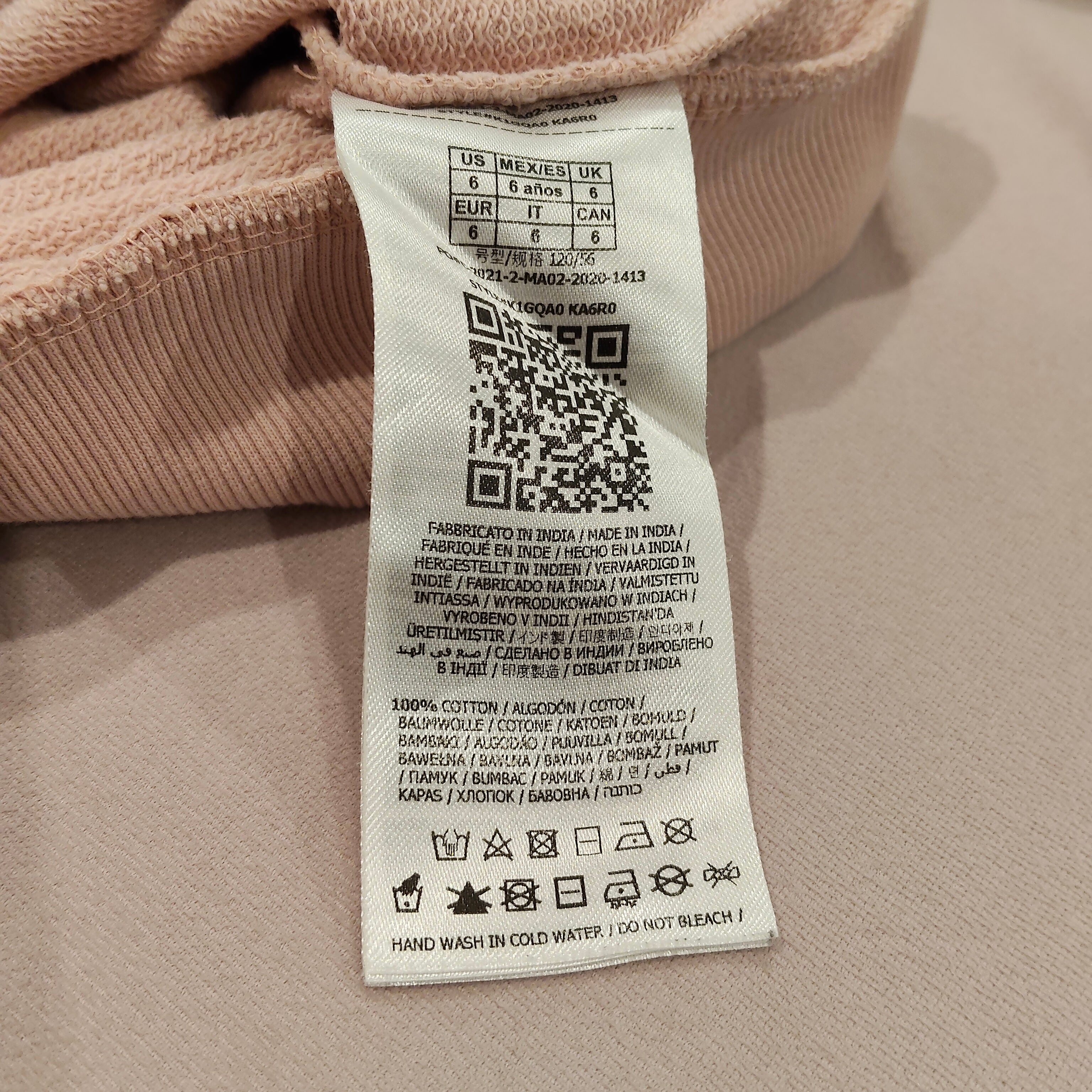 GUESS jumper size 6 girls (kindy condition)