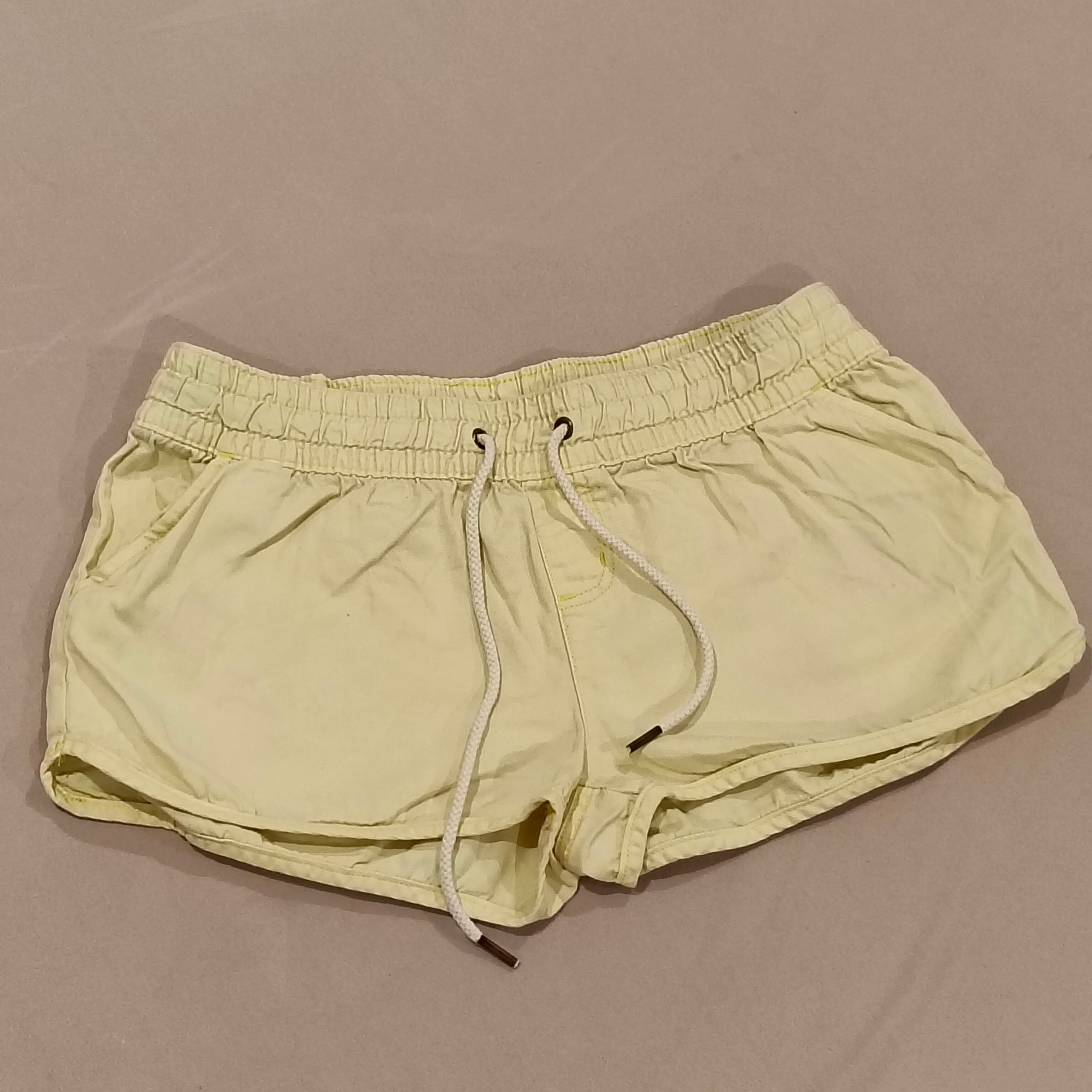 ALL ABOUT EVE shorts size 10 Womens Lime