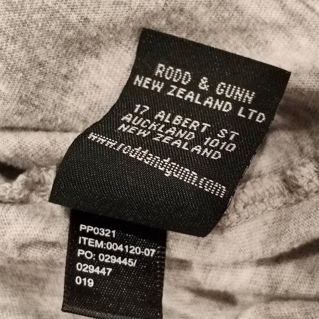RODD & GUNN tee size L Men short sleeve grey