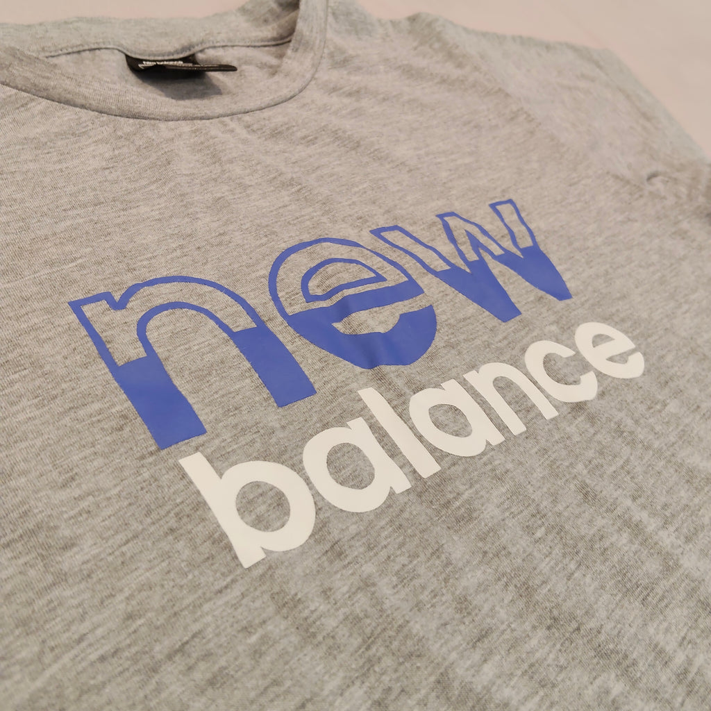 NEW BALANCE top size M Womens short sleeve grey