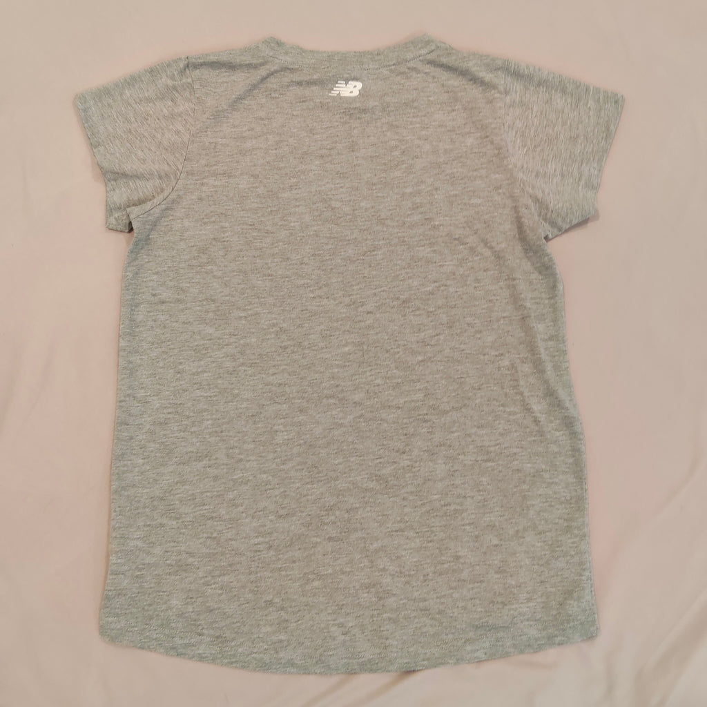 NEW BALANCE top size M Womens short sleeve grey