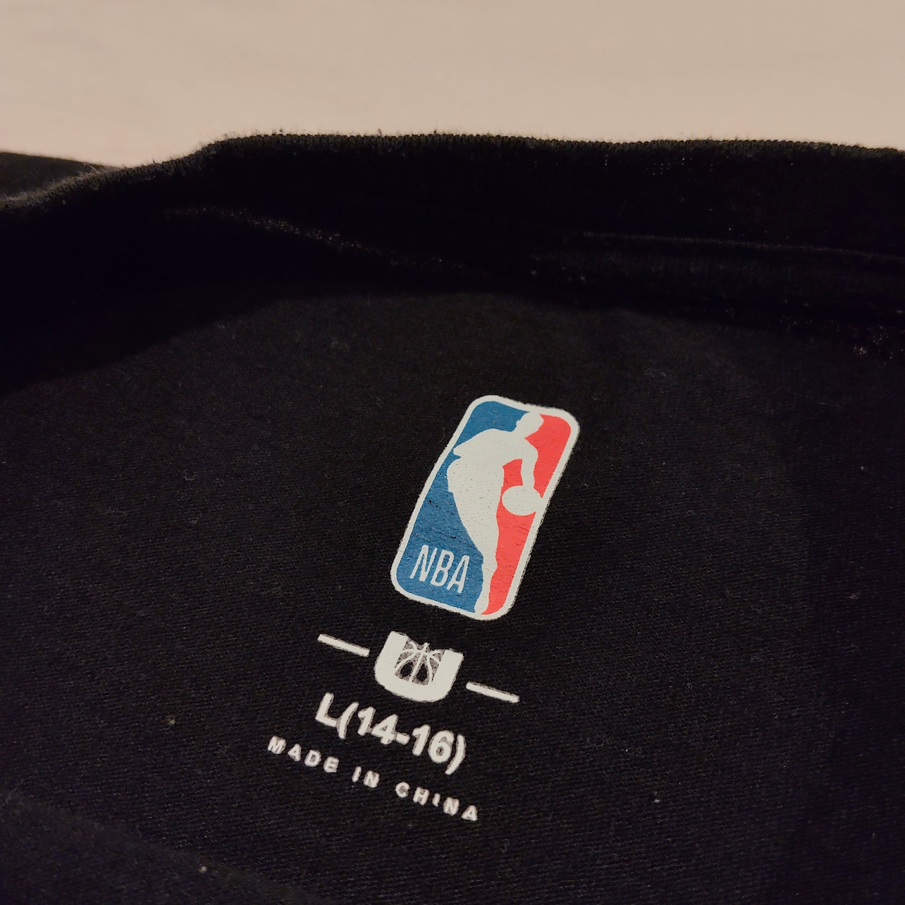 NBA tee size 14-16y boys short sleeve black