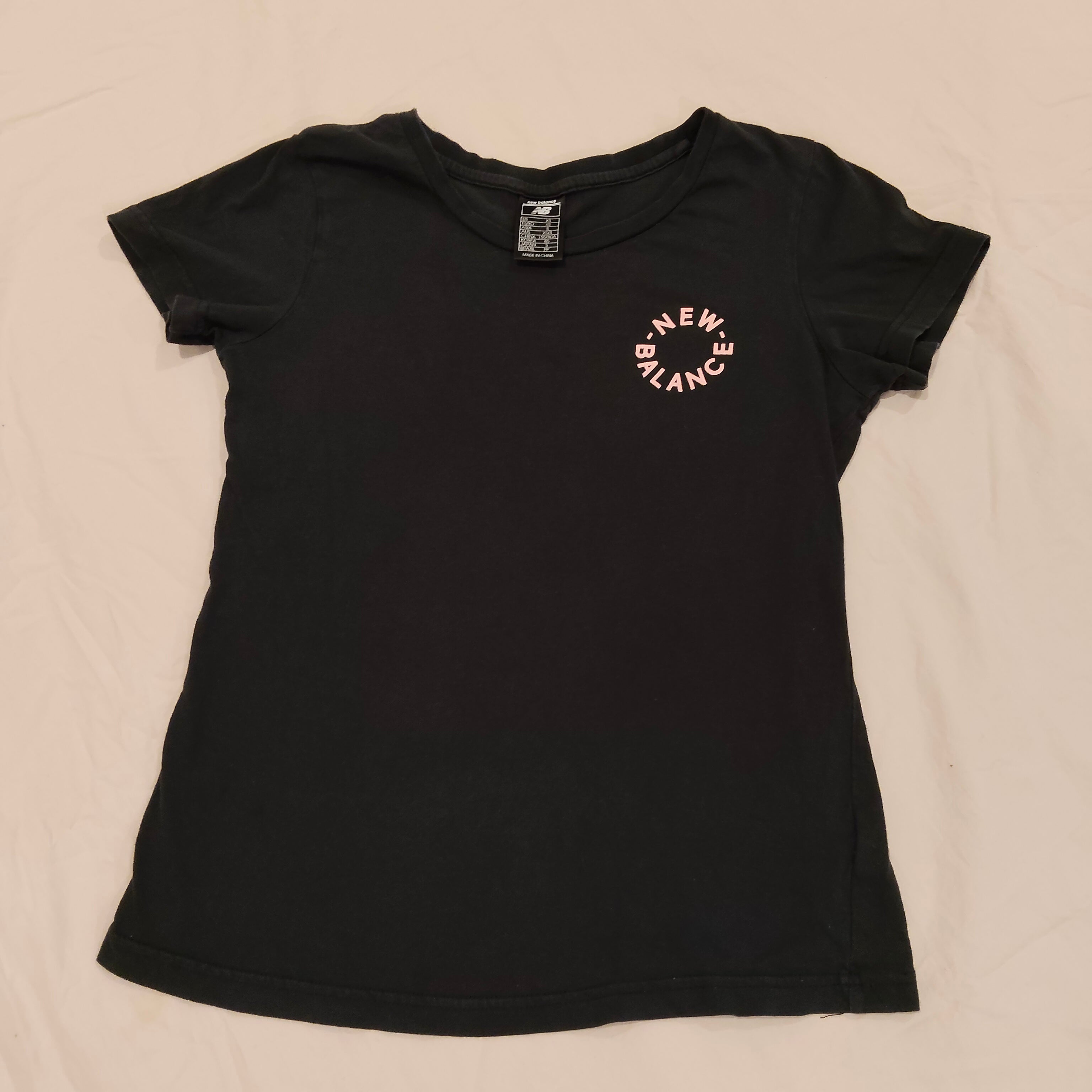 NEW BALANCE tee size girls 6-8y black short sleeve