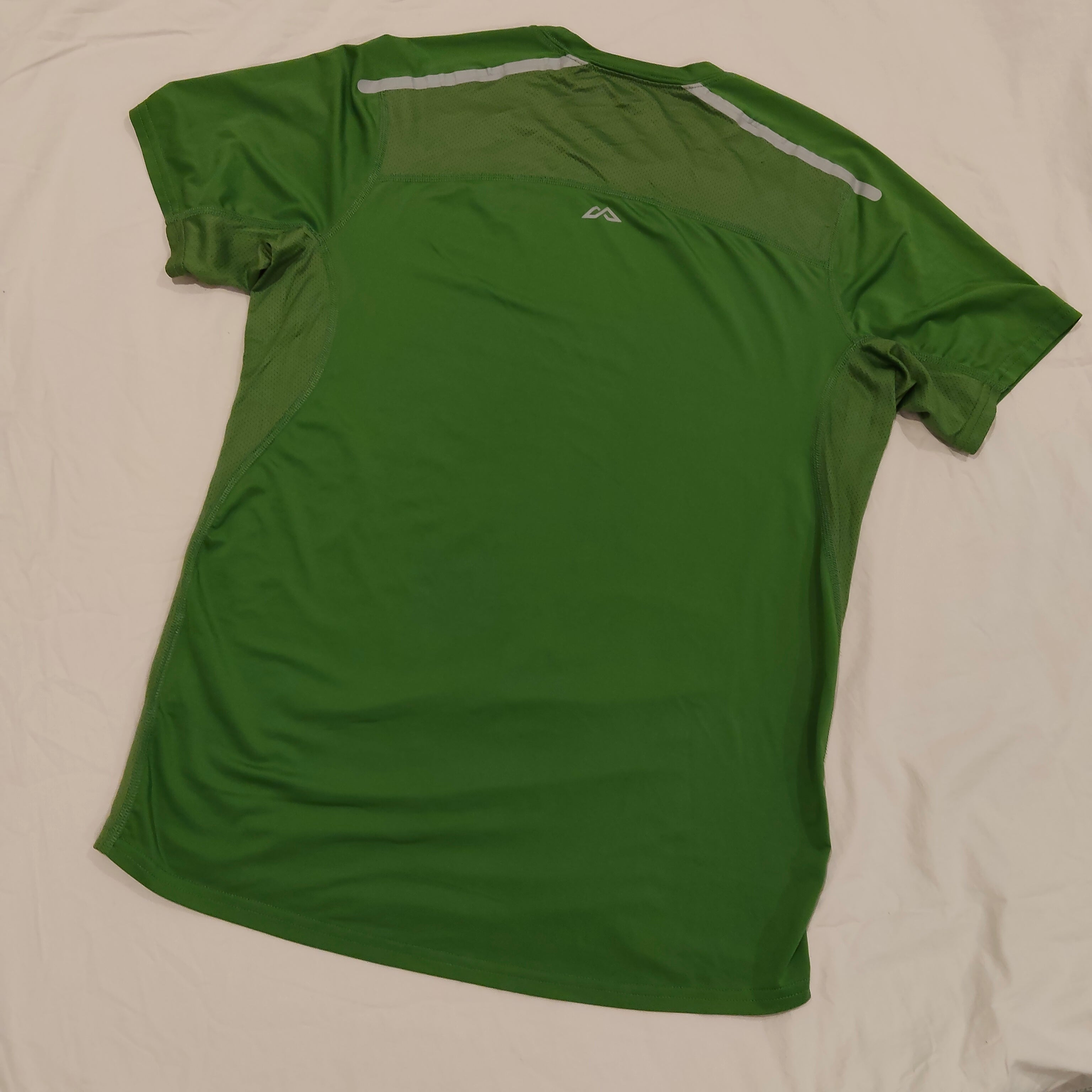 KATHMANDU tee size S Mens green short sleeve
