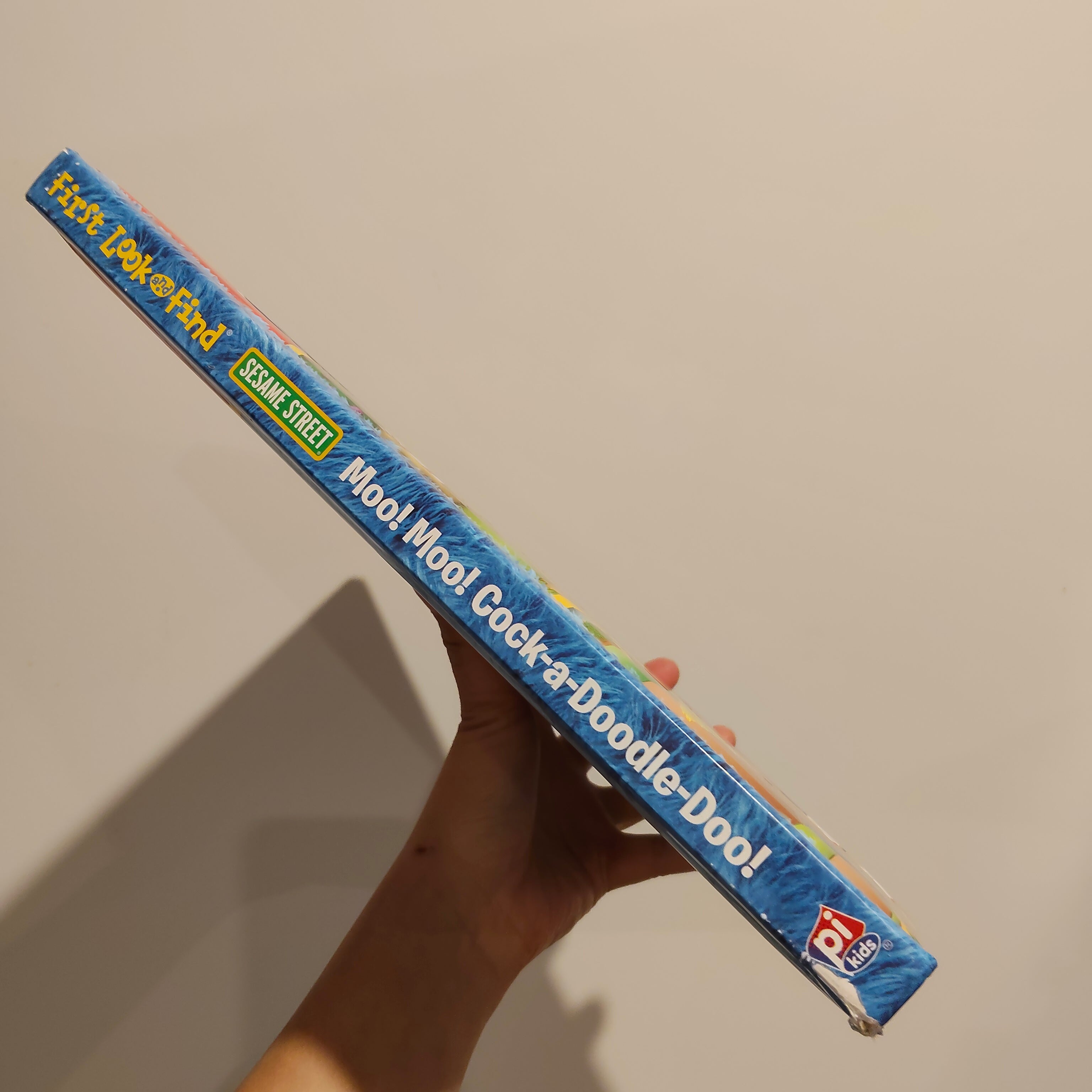 Sesame Street: Moo! Moo! Cock-A-Doodle-Doo!...and Elmo Too! by Susan Rich Brooke; Tom Brannon (Illustrator) Board Book