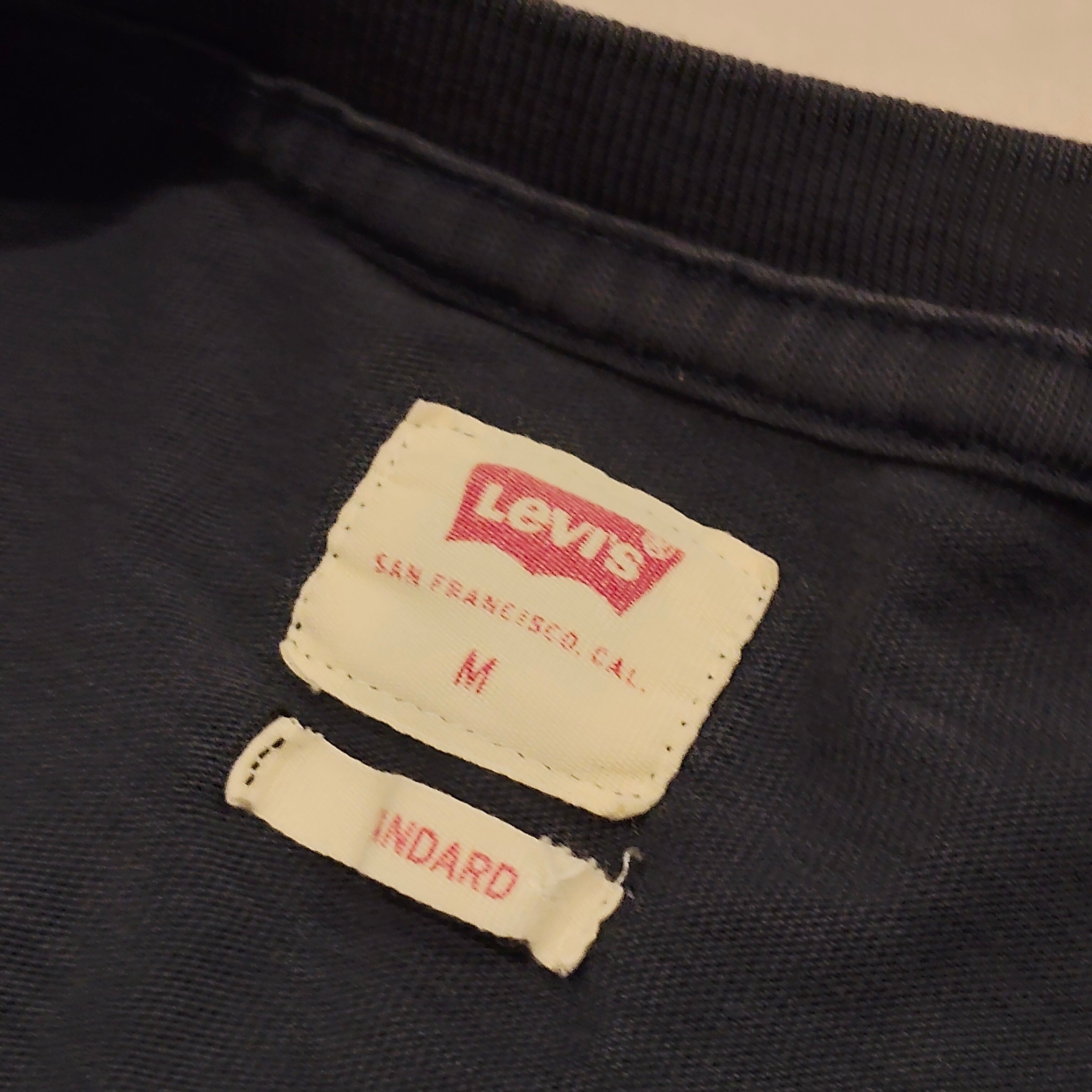 LEVIS tee size M Mens navy short sleeve