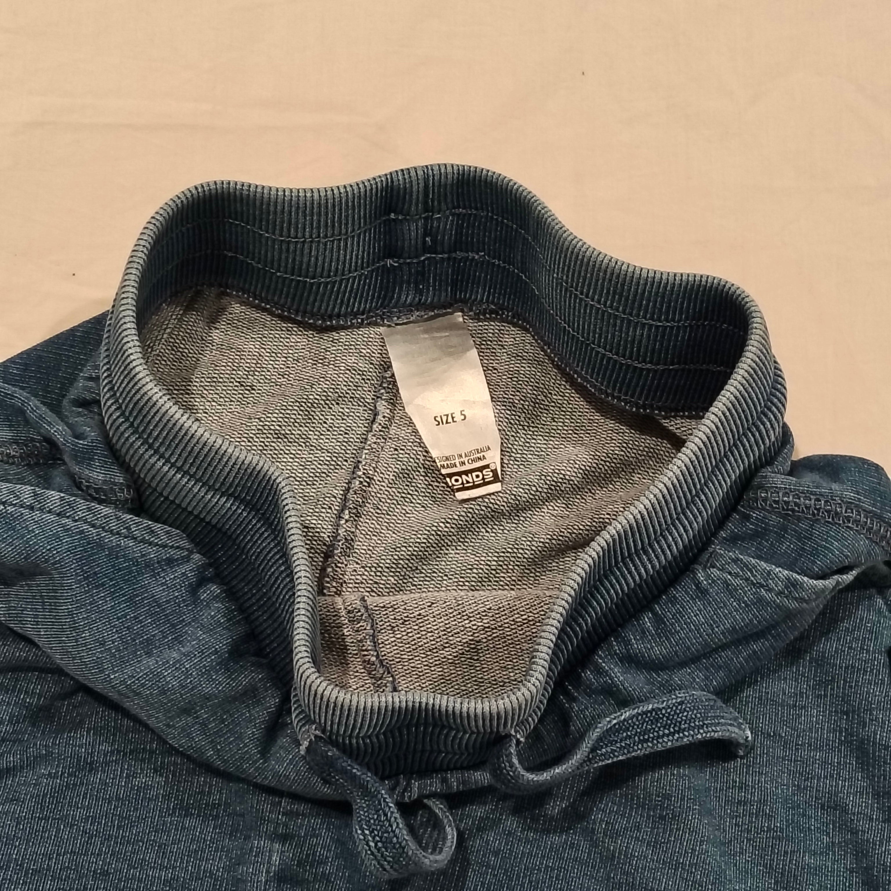 BONDS shorts size 5 boys