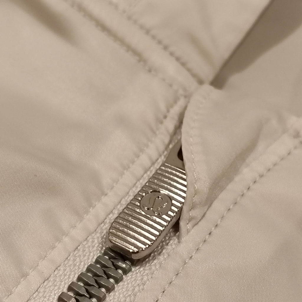LULULEMON jacket size 6 Lulu (size 10 NZ) light weight