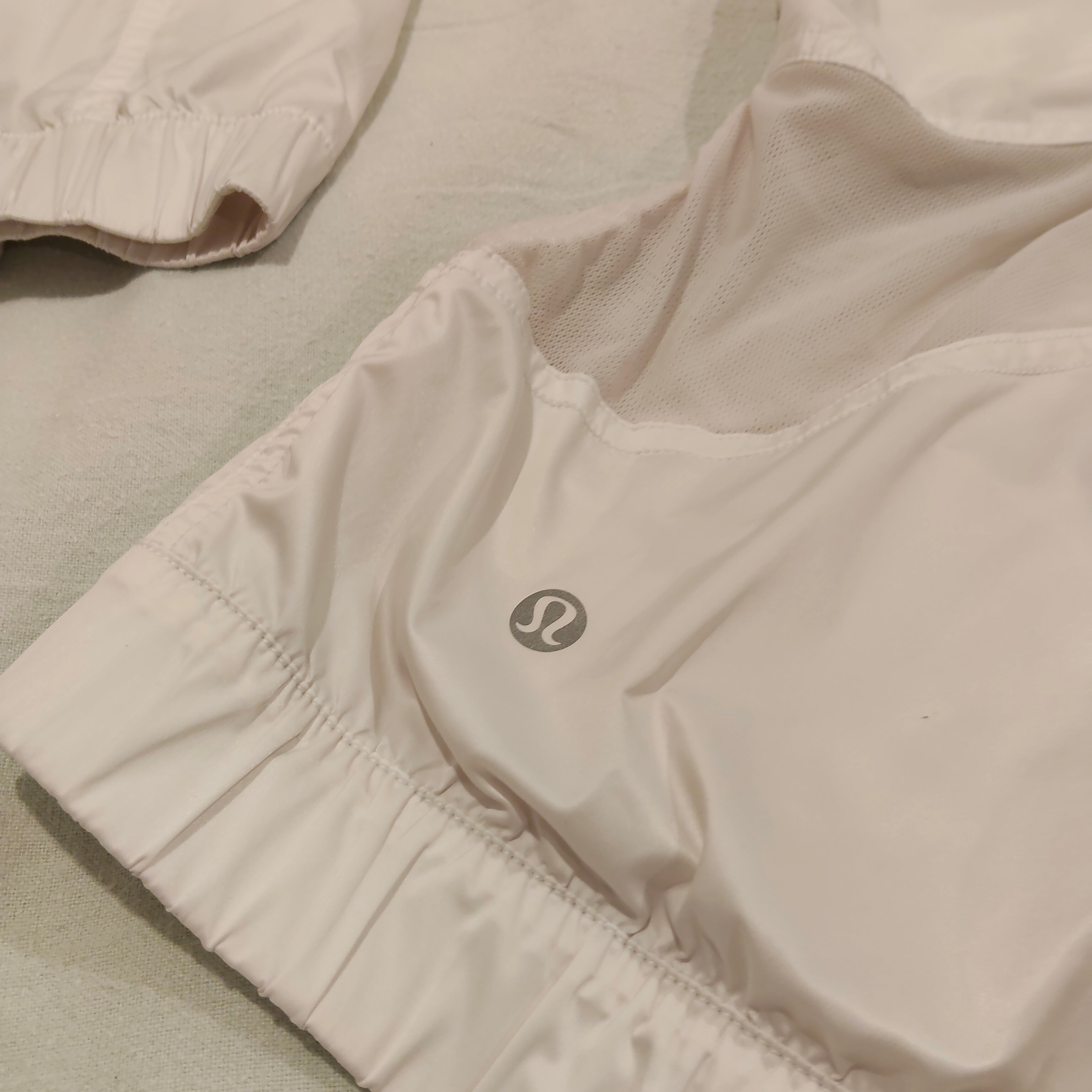 LULULEMON jacket size 6 Lulu (size 10 NZ) light weight