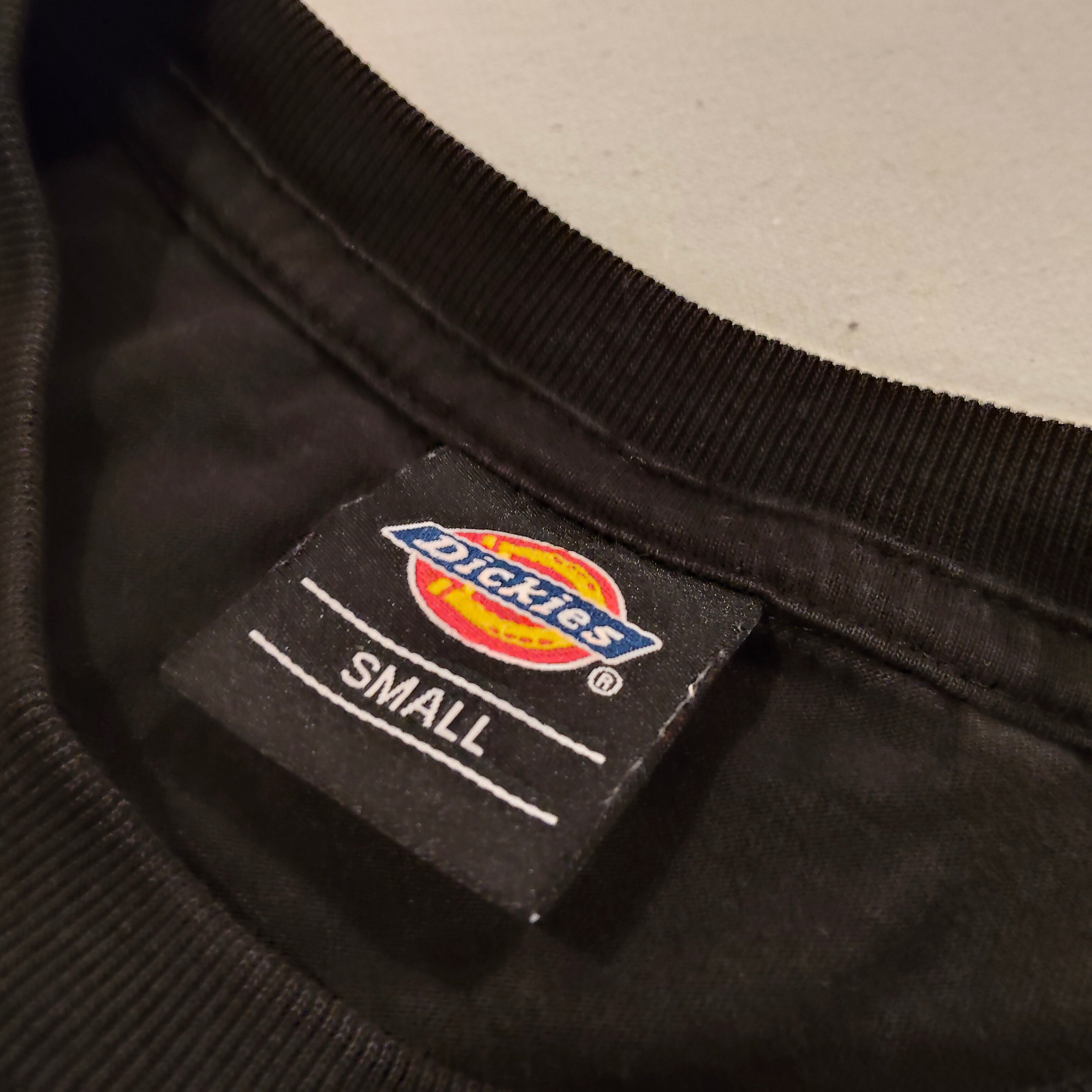 DICKIES tee size S Mens short sleeve black