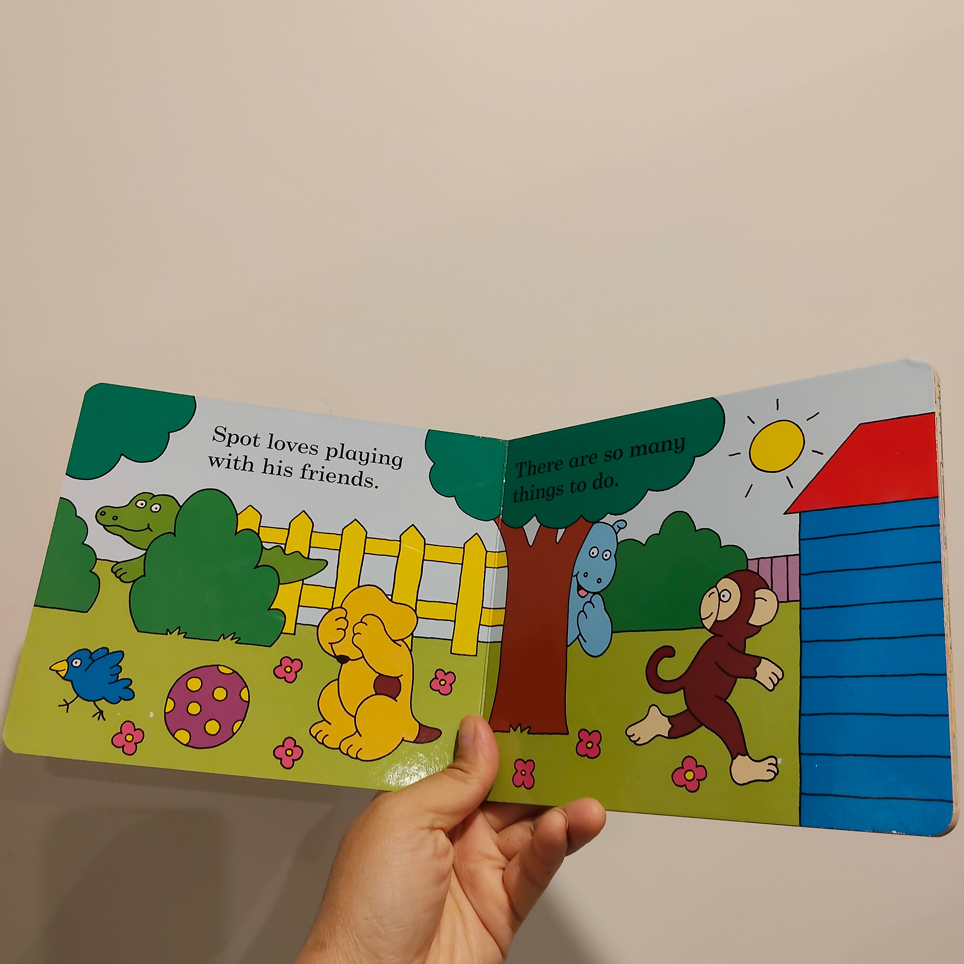 Spot Loves His Friends by Eric Hill BOARDBOOK