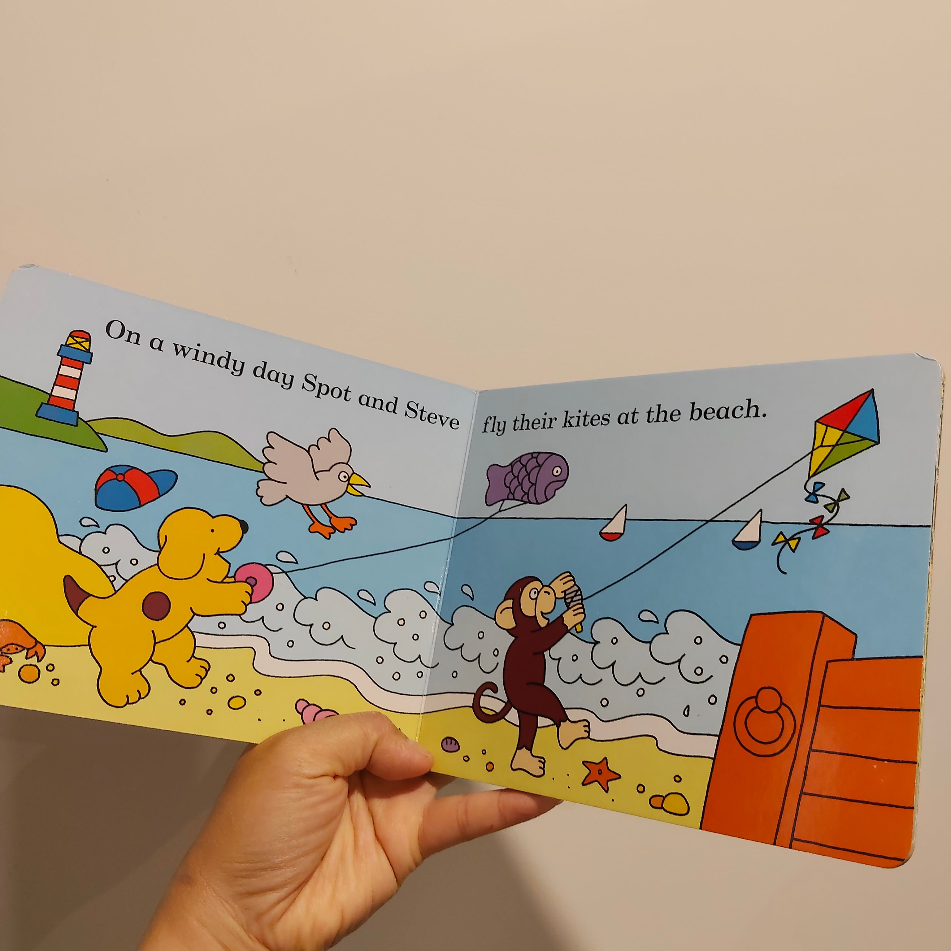 Spot Loves His Friends by Eric Hill BOARDBOOK