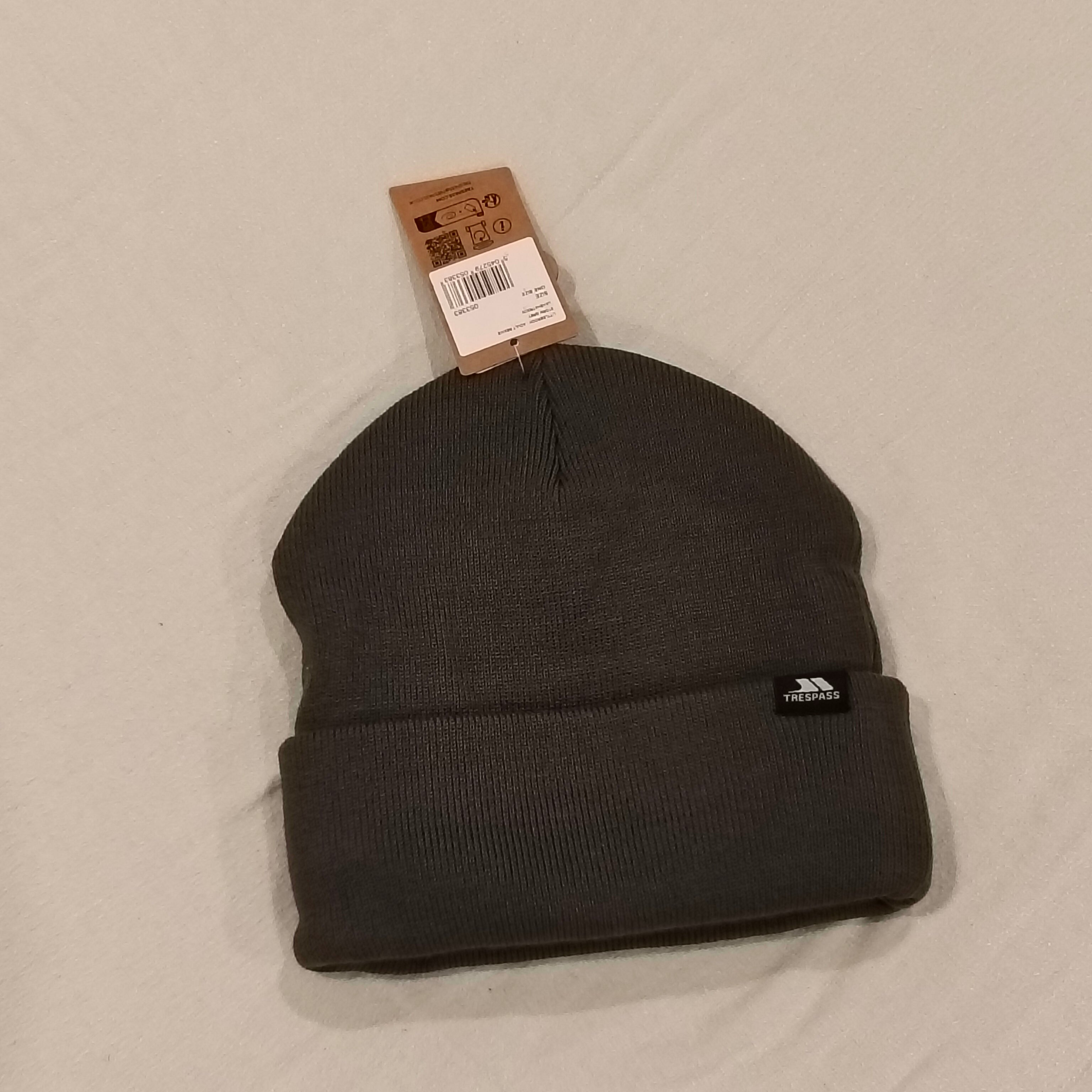New TRESPASS beanie one size adult grey