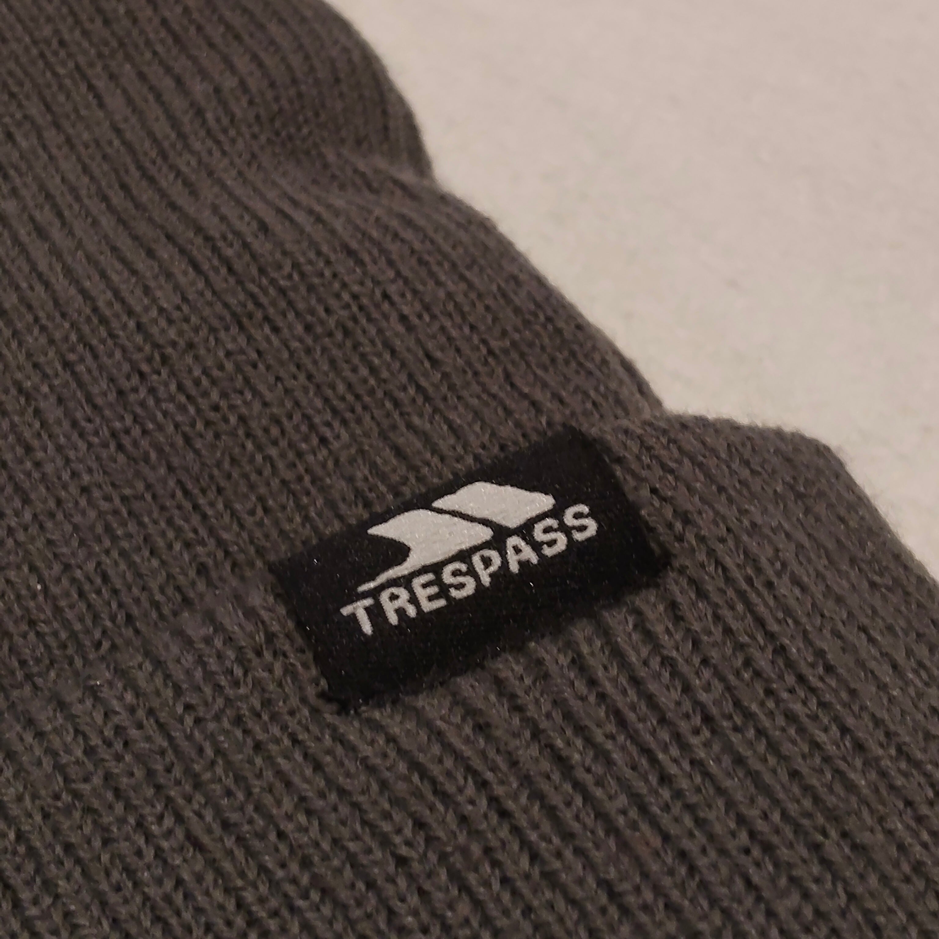 New TRESPASS beanie one size adult grey