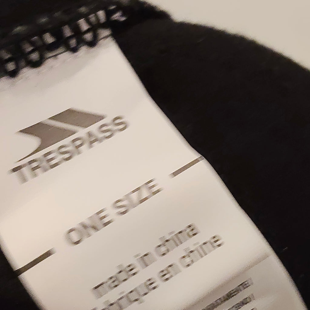 New TRESPASS beanie one size adult grey