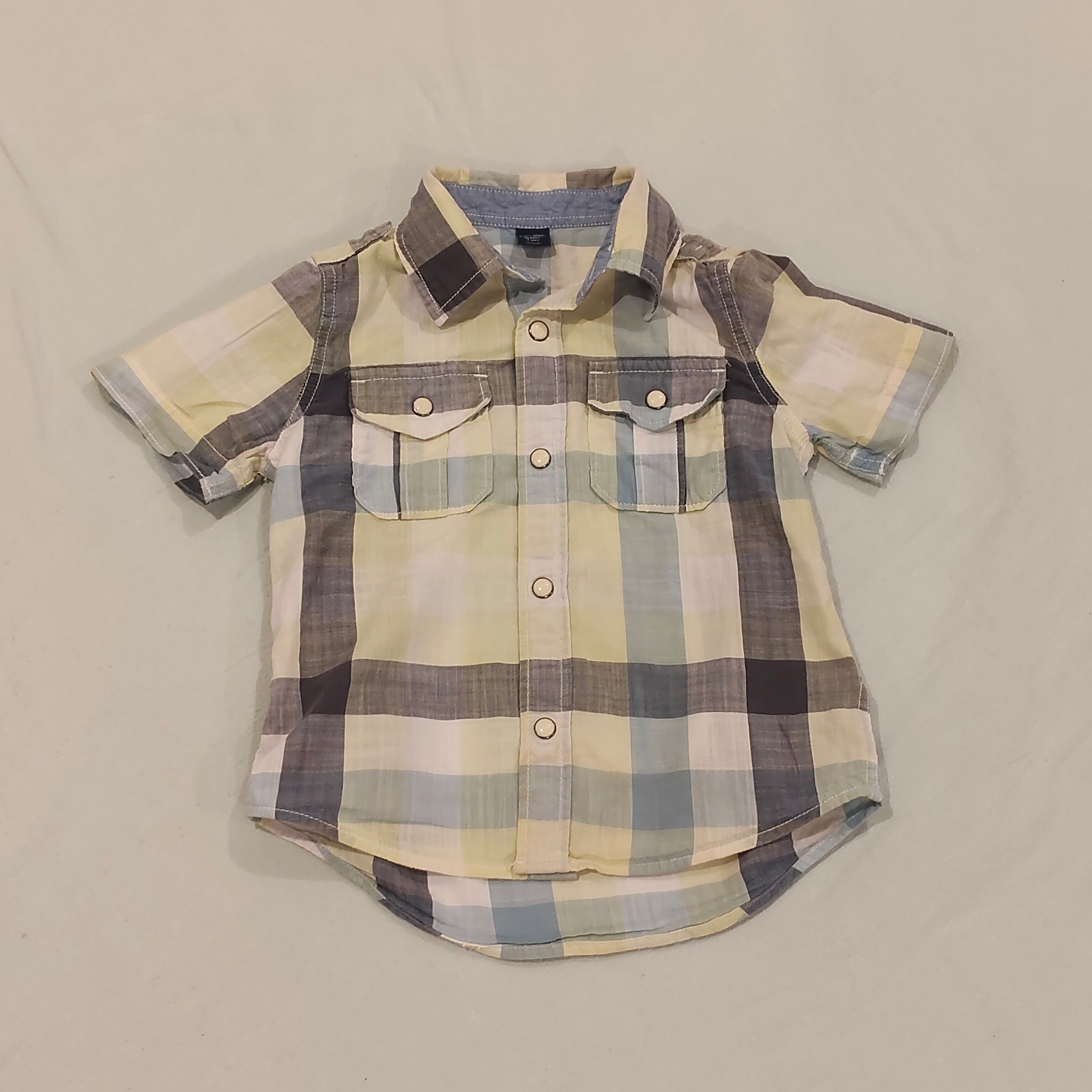 GAP shirt size 3 boys gingham short sleeve