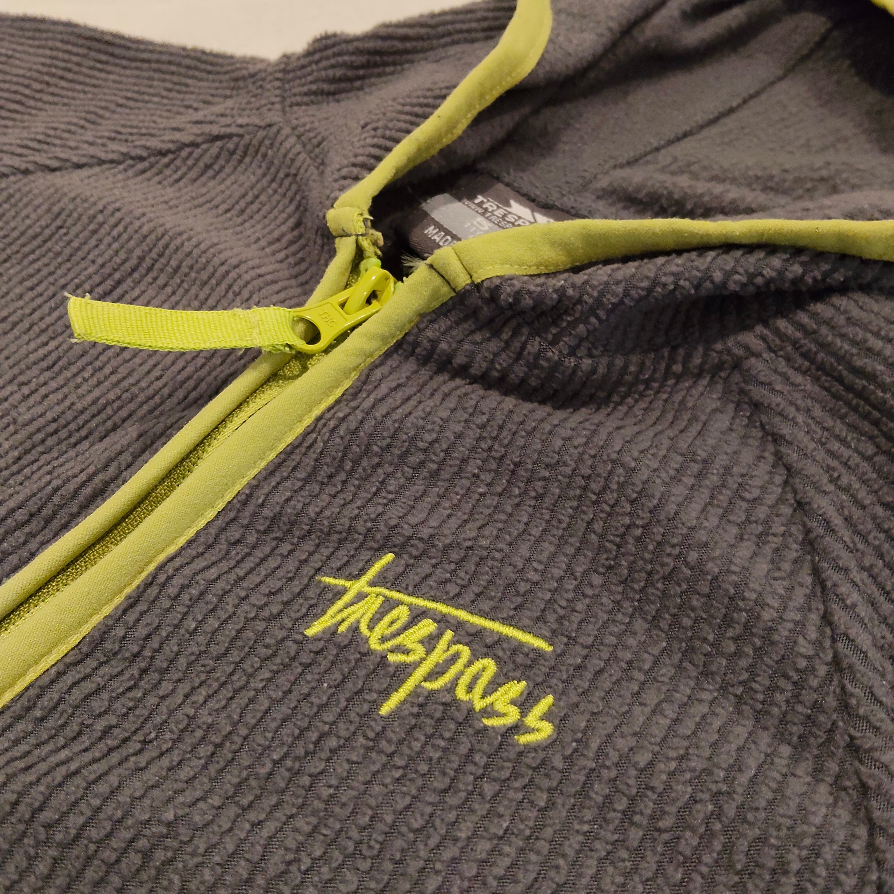 TRESPASS zip fleece hoodie size 5-6yrs boys