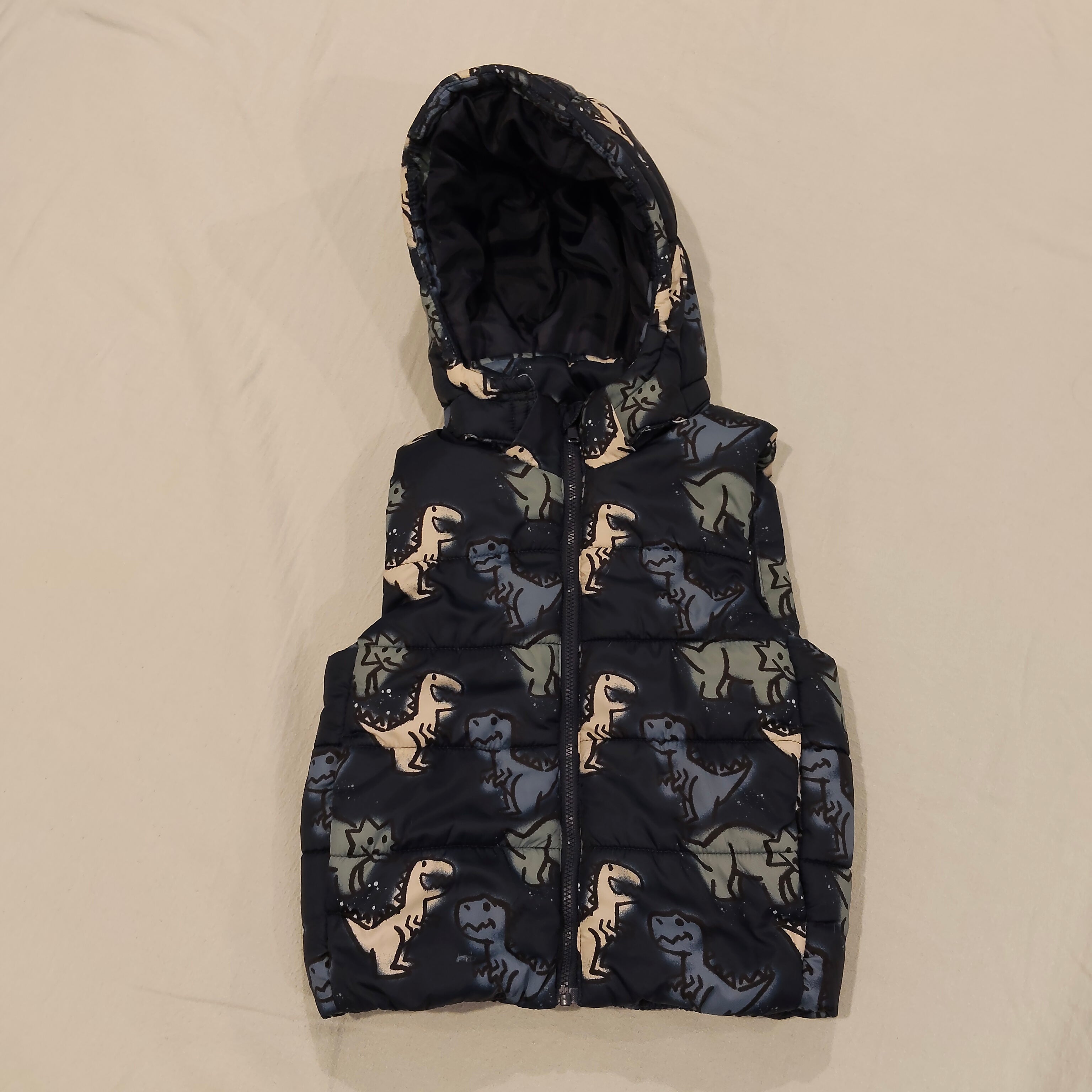 H&M puffer vest size 2-4yrs boys Dinosaur