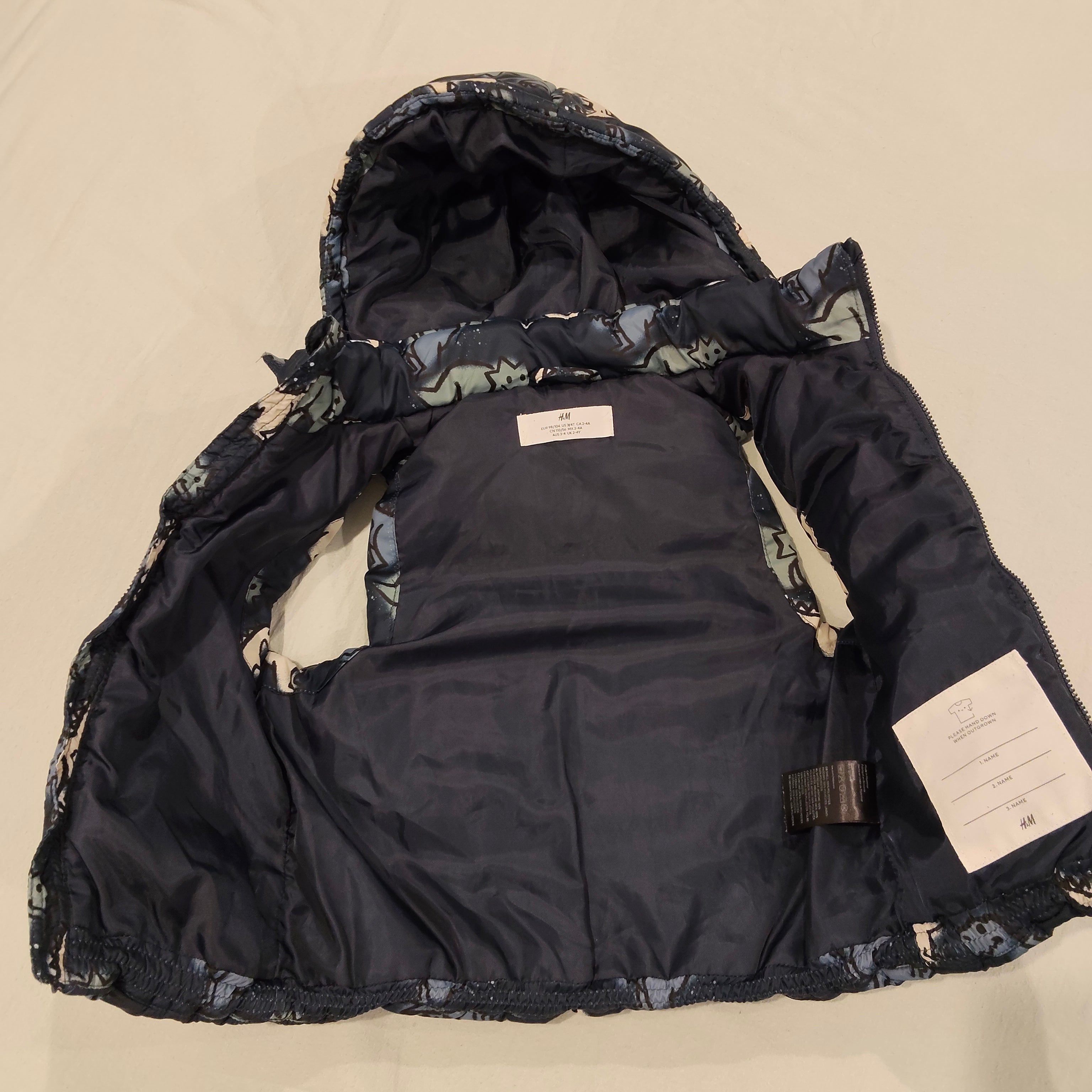 H&M puffer vest size 2-4yrs boys Dinosaur