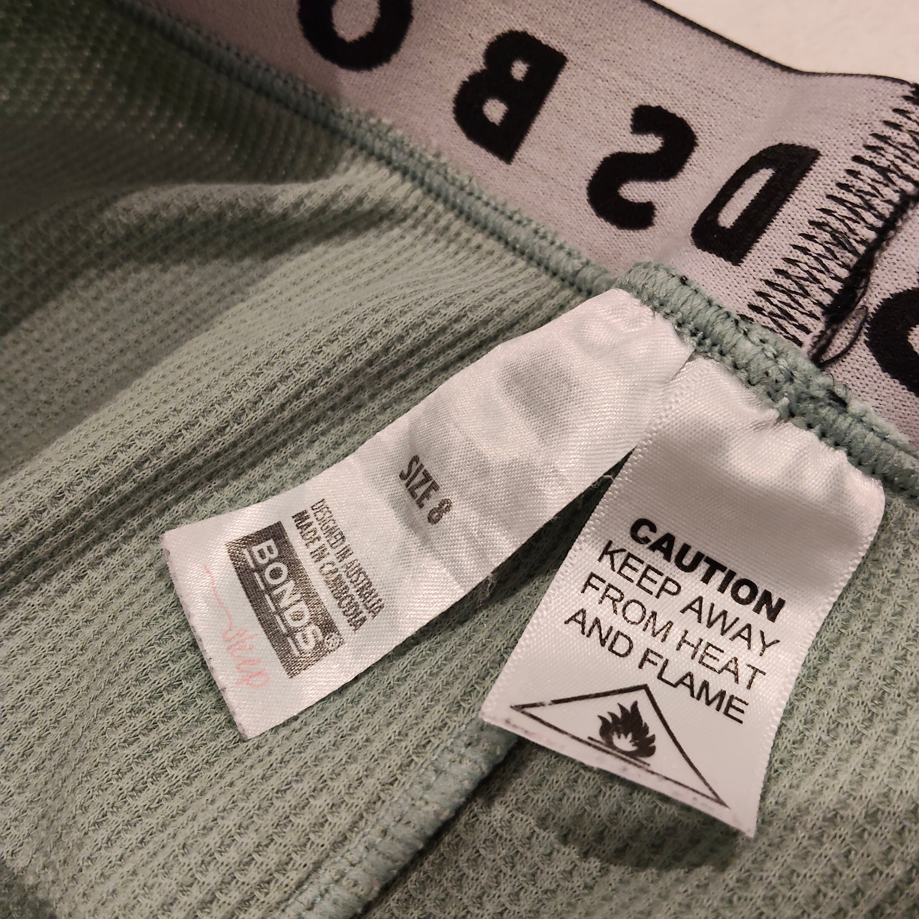 BONDS leggings size 8yrs boys sleep