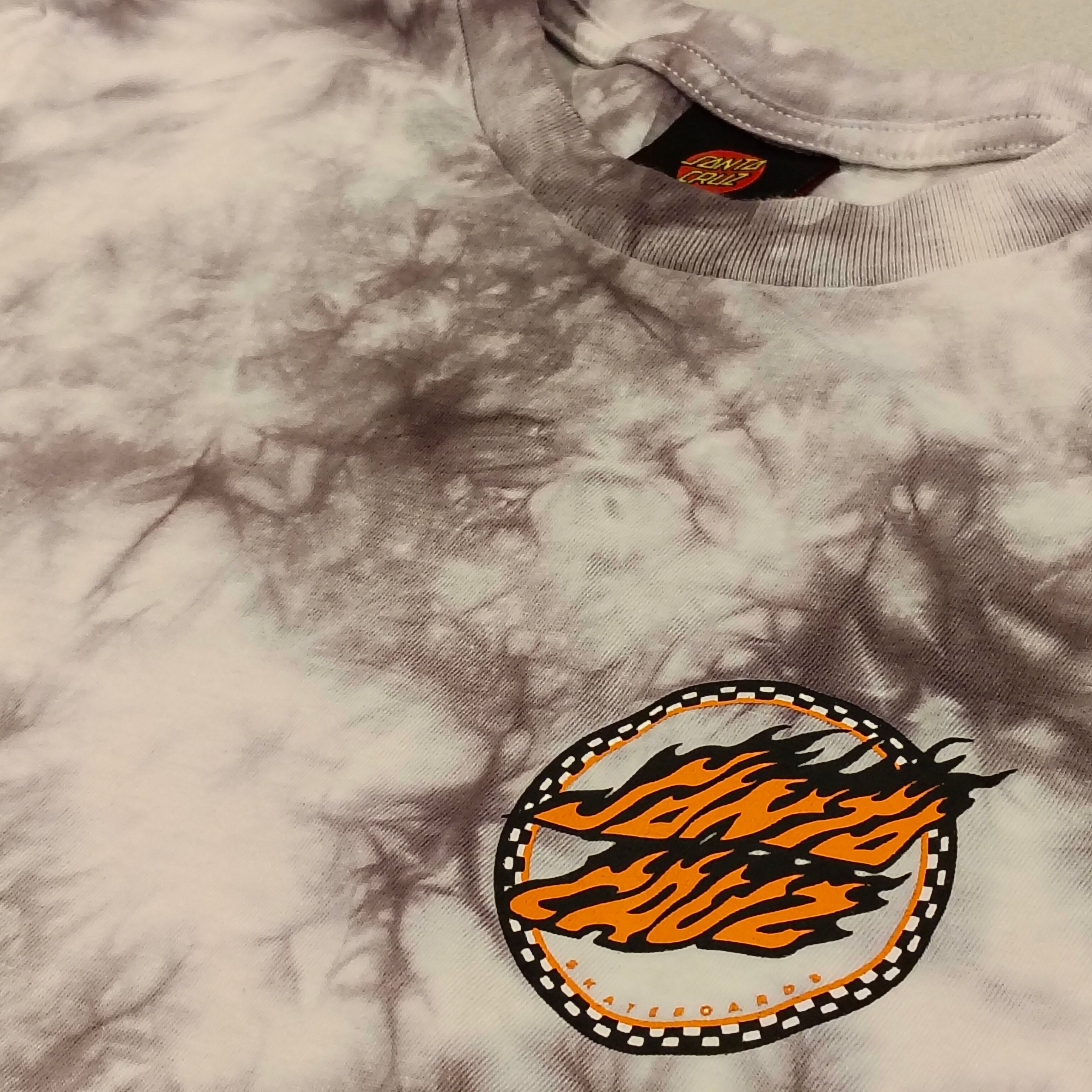 SANTA CRUZ tee size 14yrs boys short sleeve