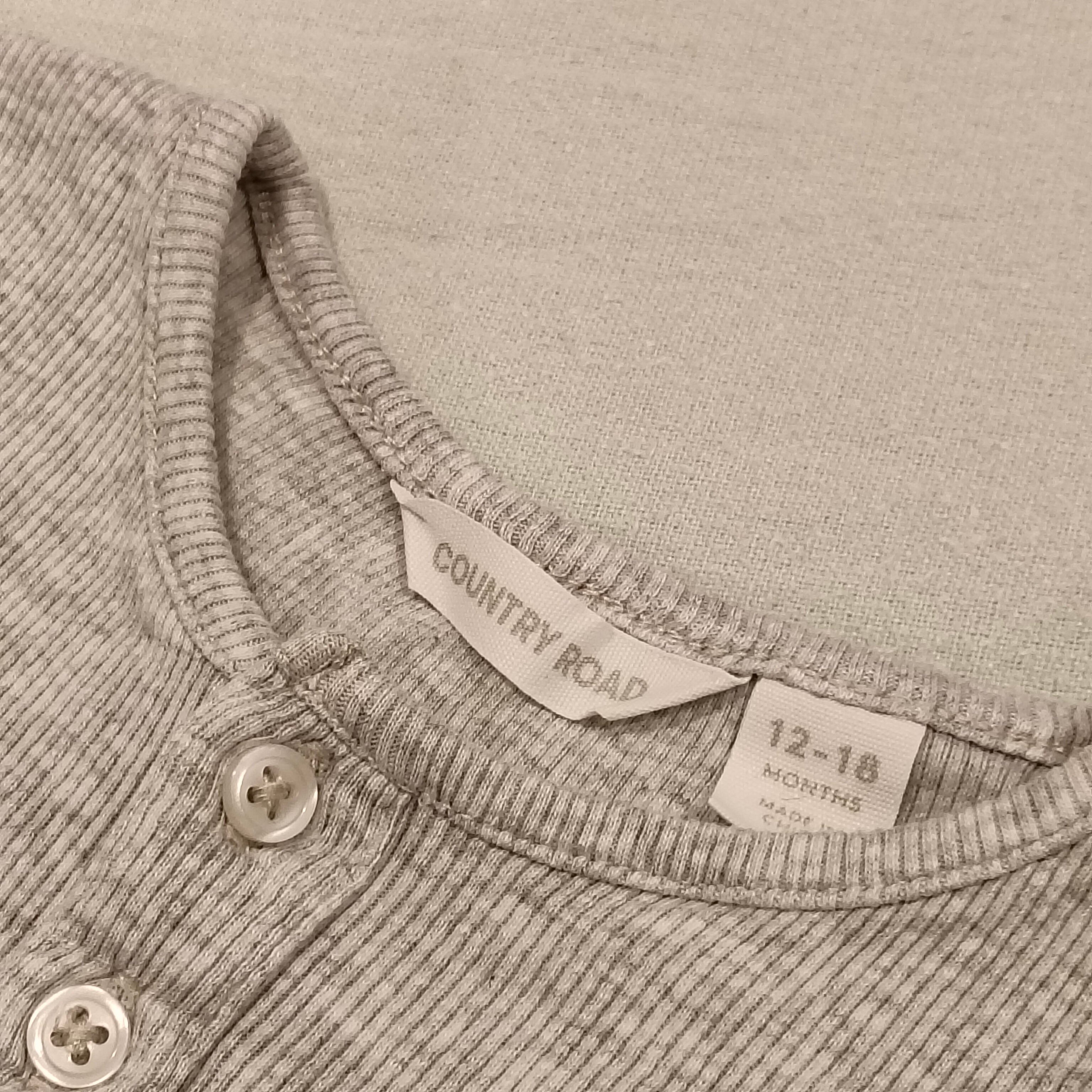 COUNTRY ROAD top size 12-18m baby grey long sleeve