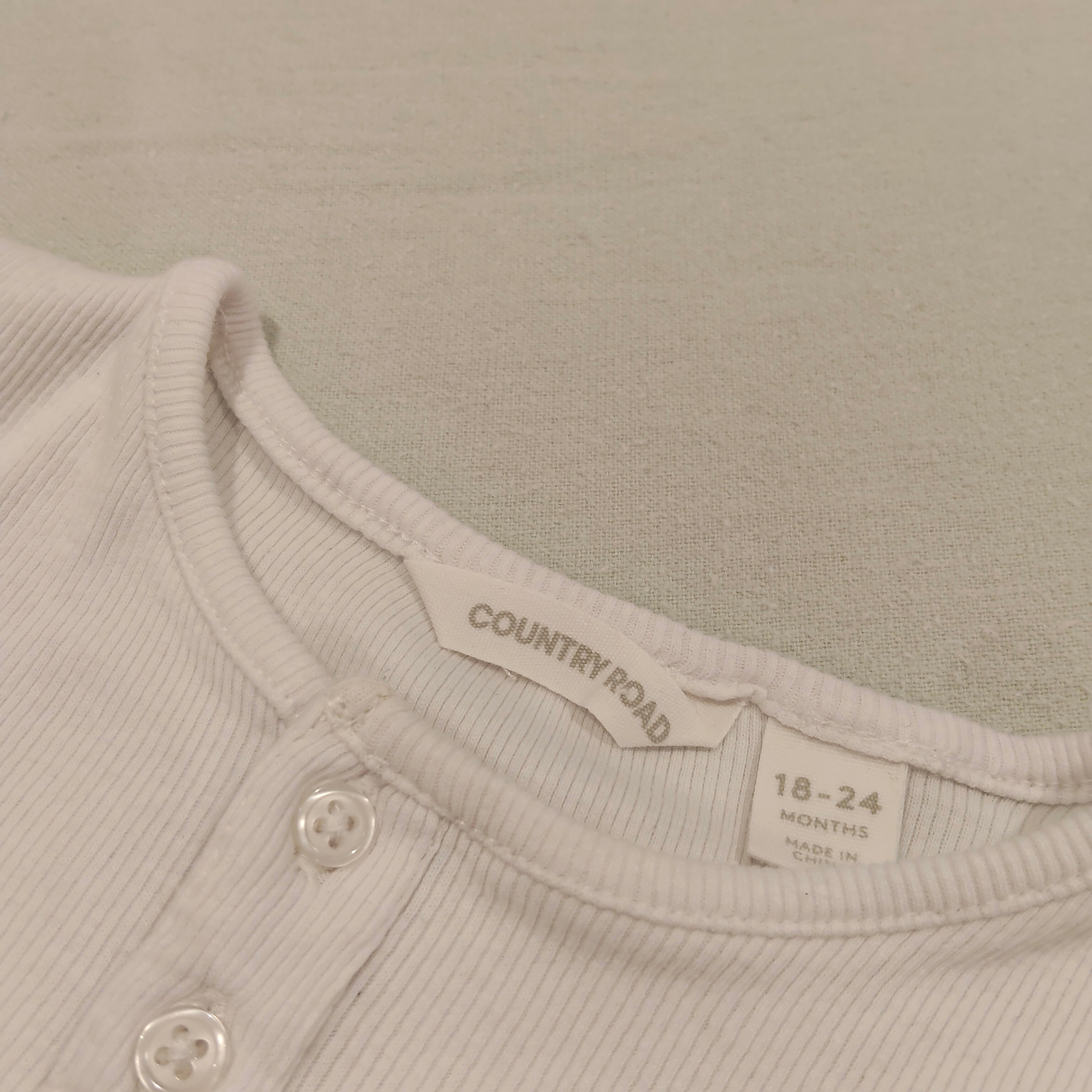 COUNTRY ROAD top size 18-24m baby white long sleeve