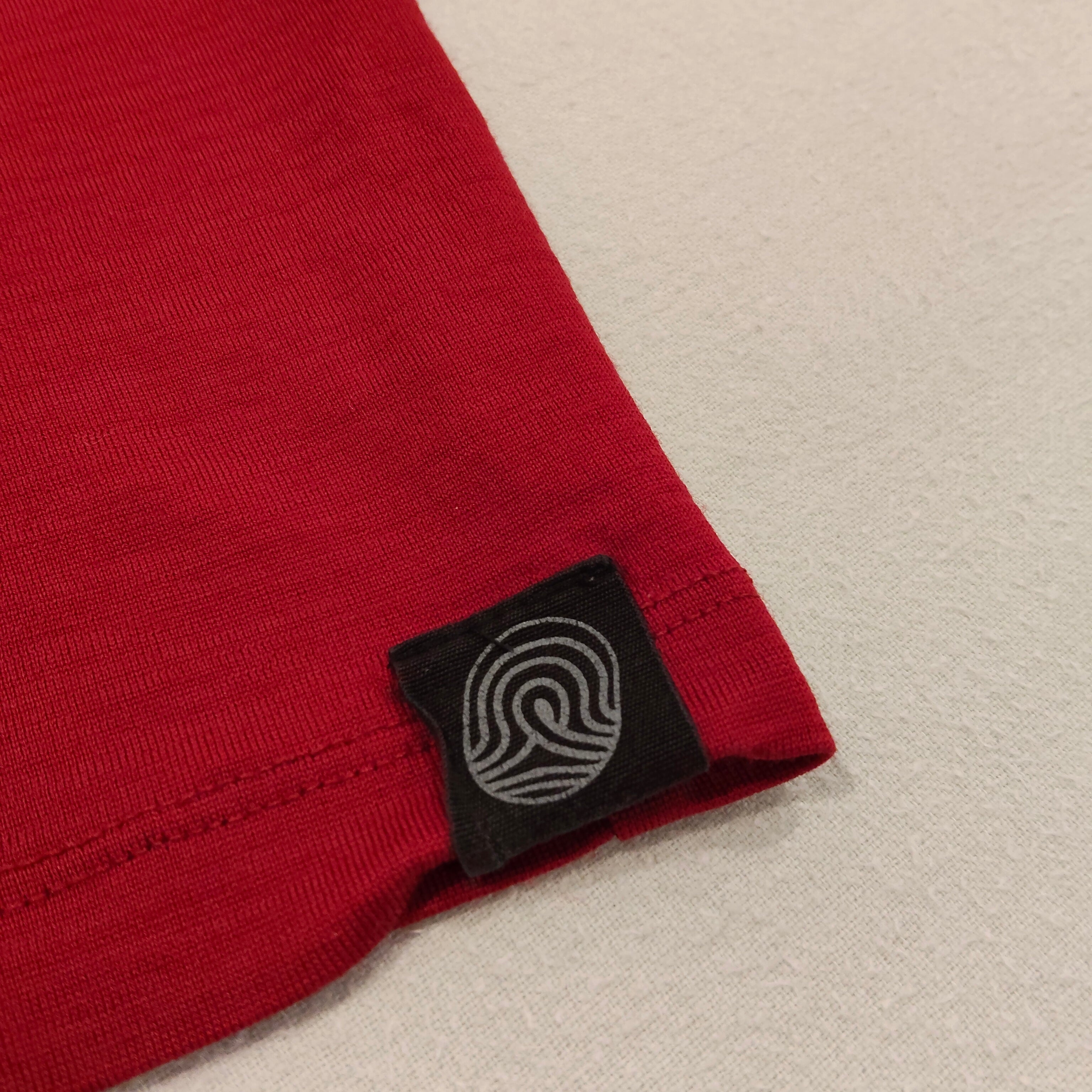 Chalkydigits 100% MERINO top size 12 Womens long sleeve red