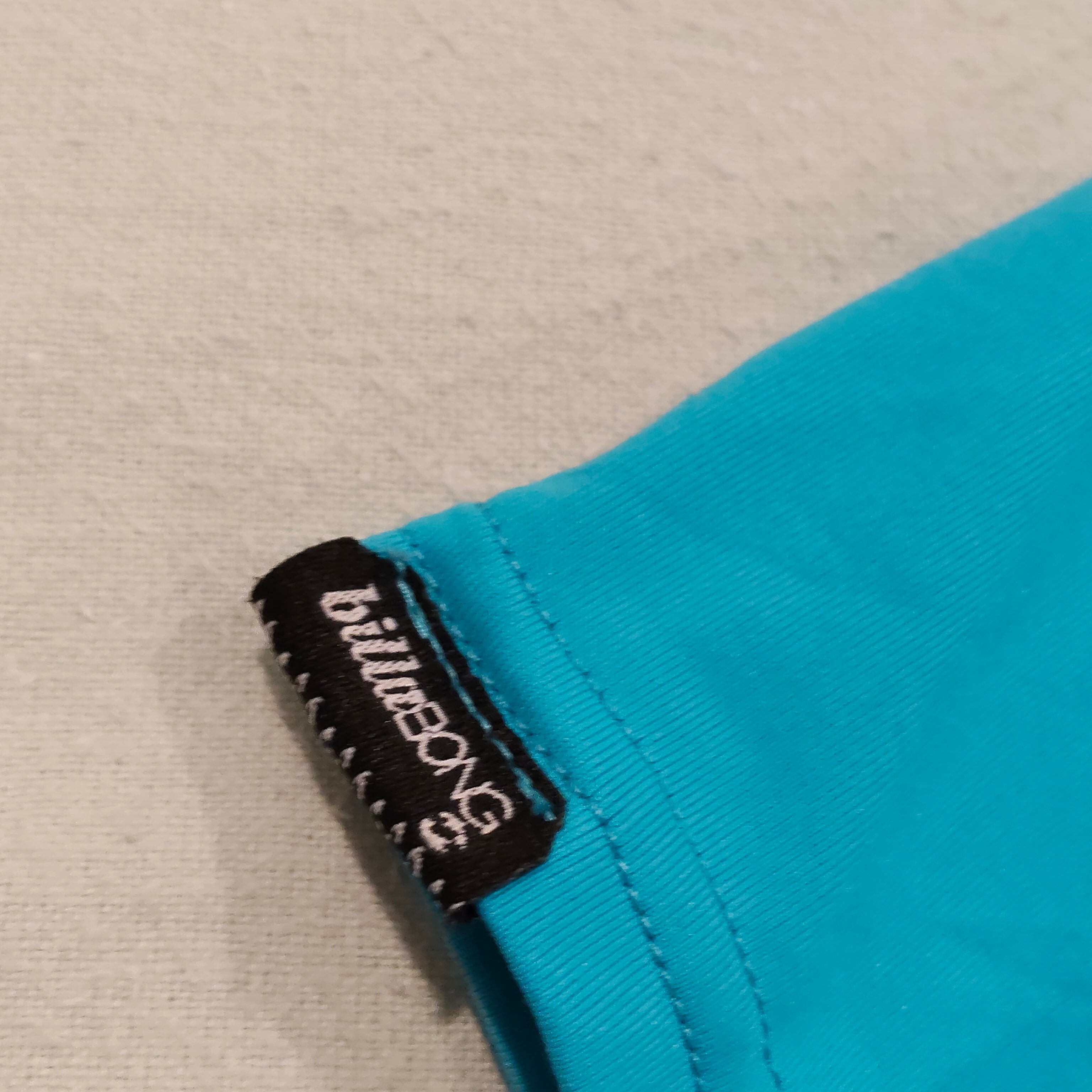 BILLABONG swim top size Medium Womens