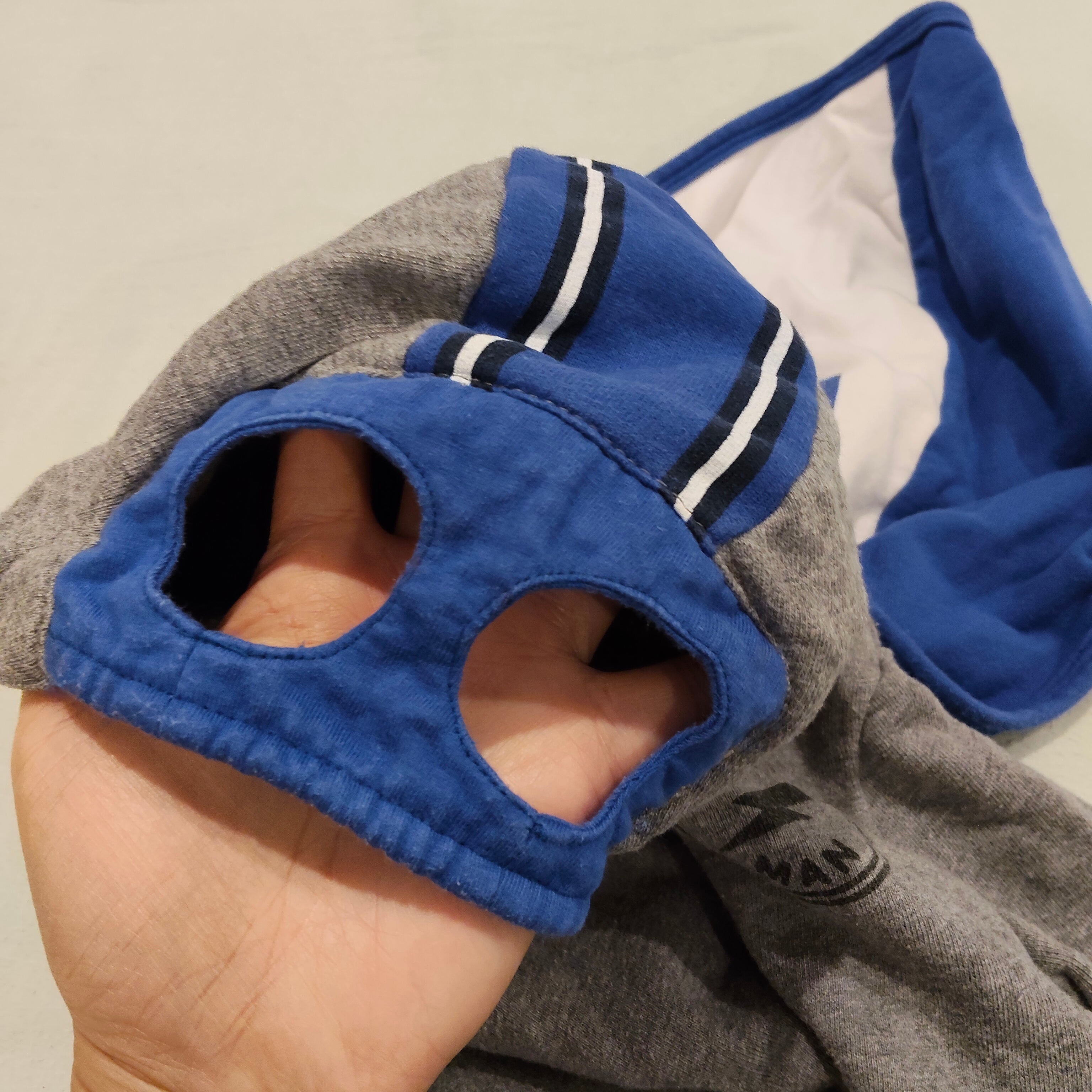Cotton On Kids zip hoodie size 4 boys with removable cape Stunt Man