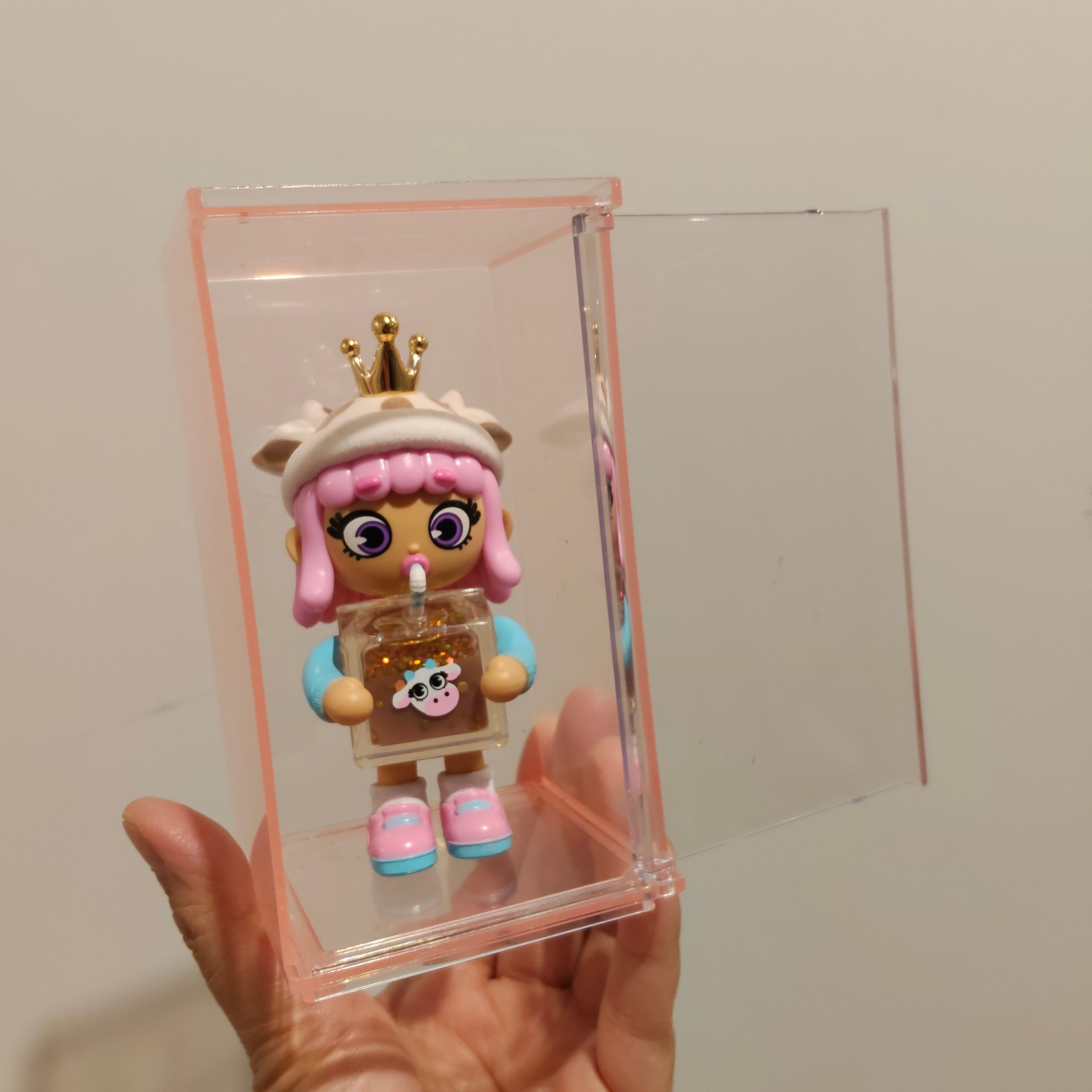 XOX Kweenie "Quirky Kween" figurine "Queen of Milk Candy"