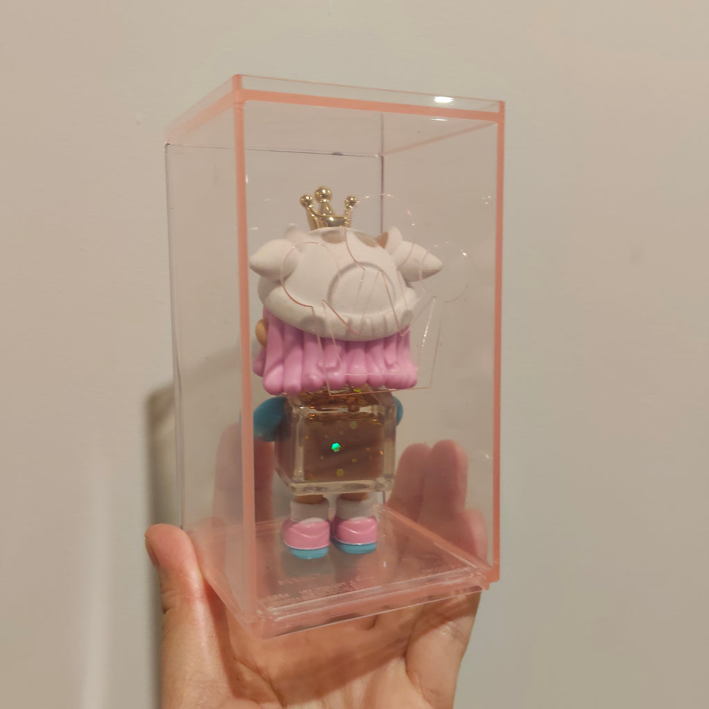 XOX Kweenie "Quirky Kween" figurine "Queen of Milk Candy"