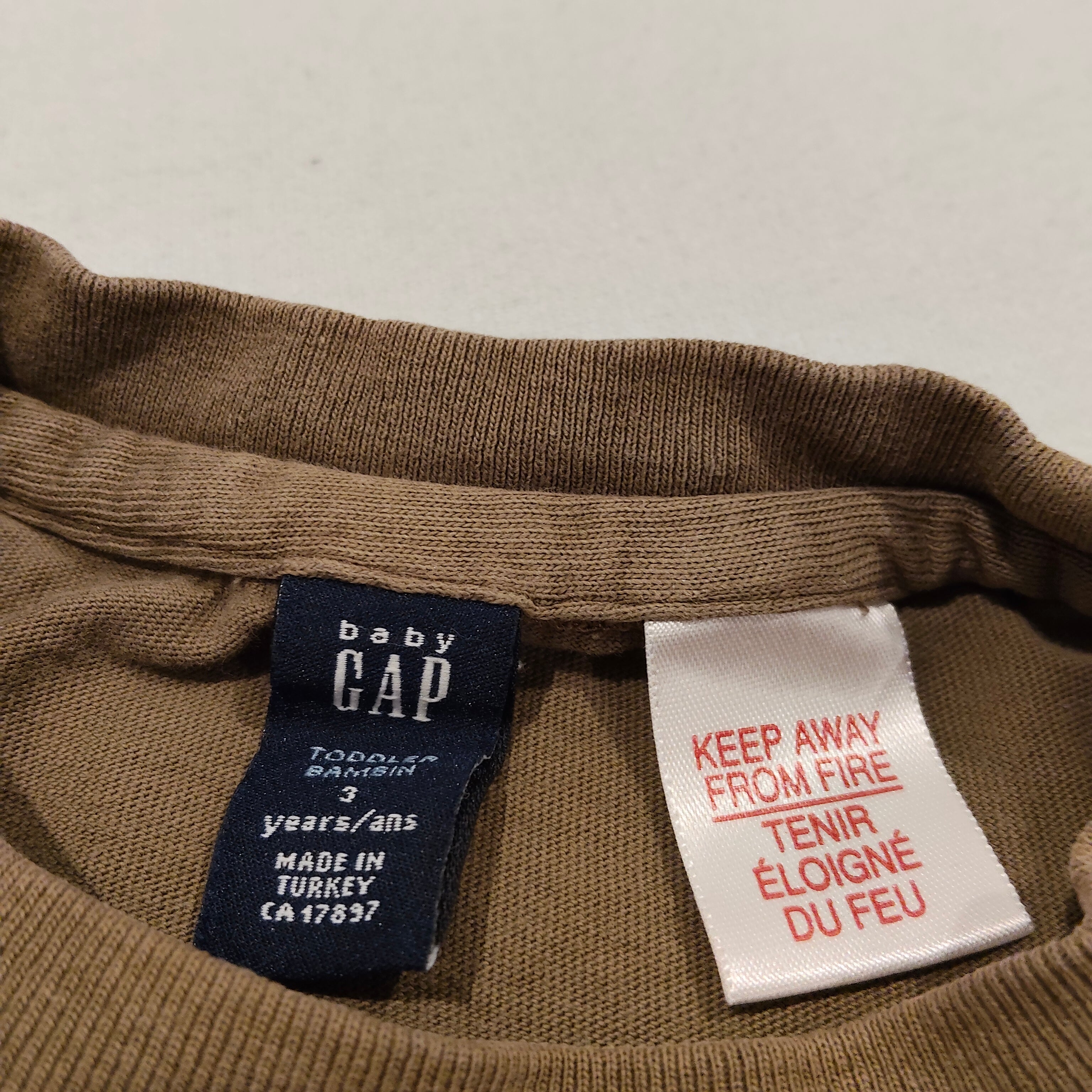 GAP tee size 3y boys short sleeve