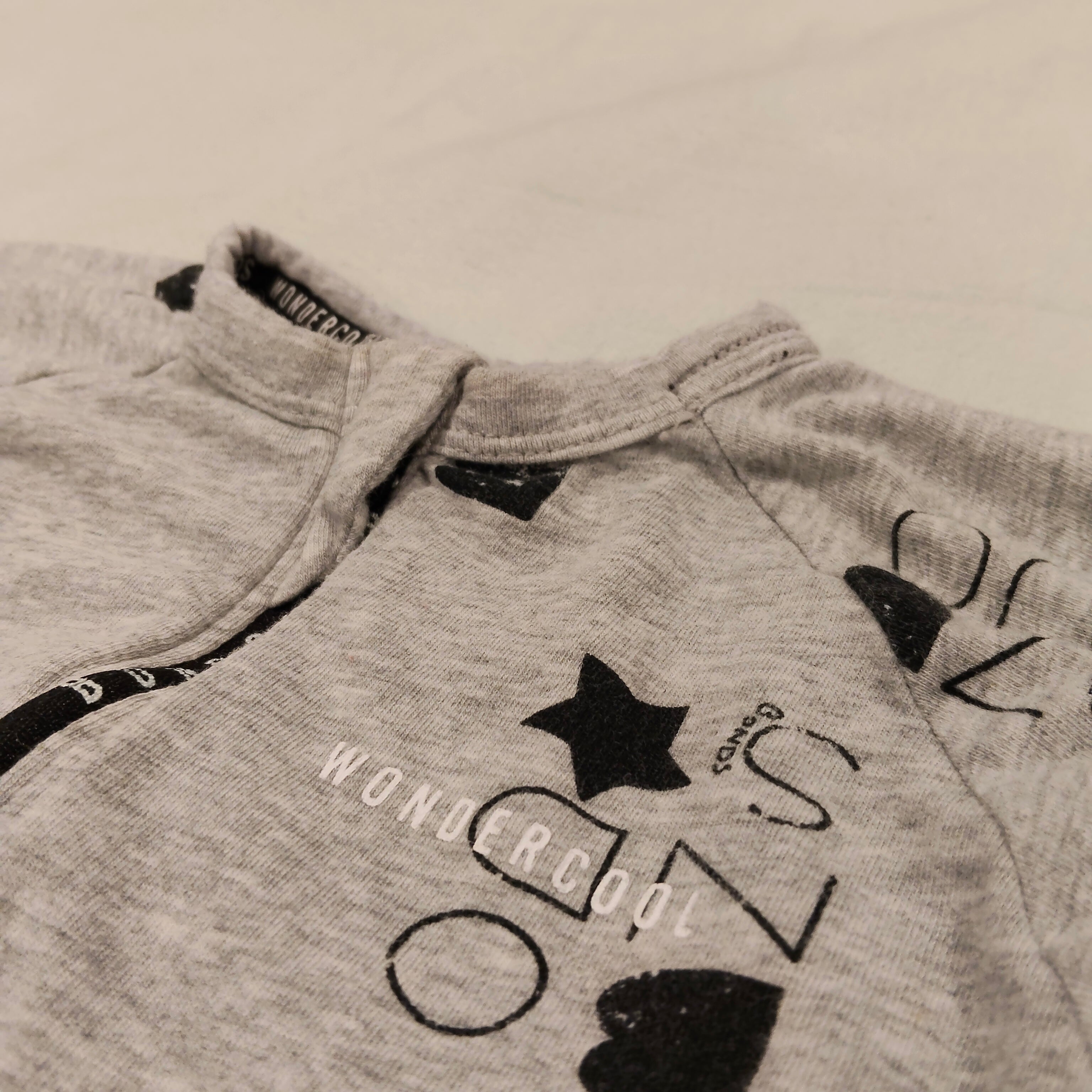 BONDS Wondercool size 12-18m baby onesie