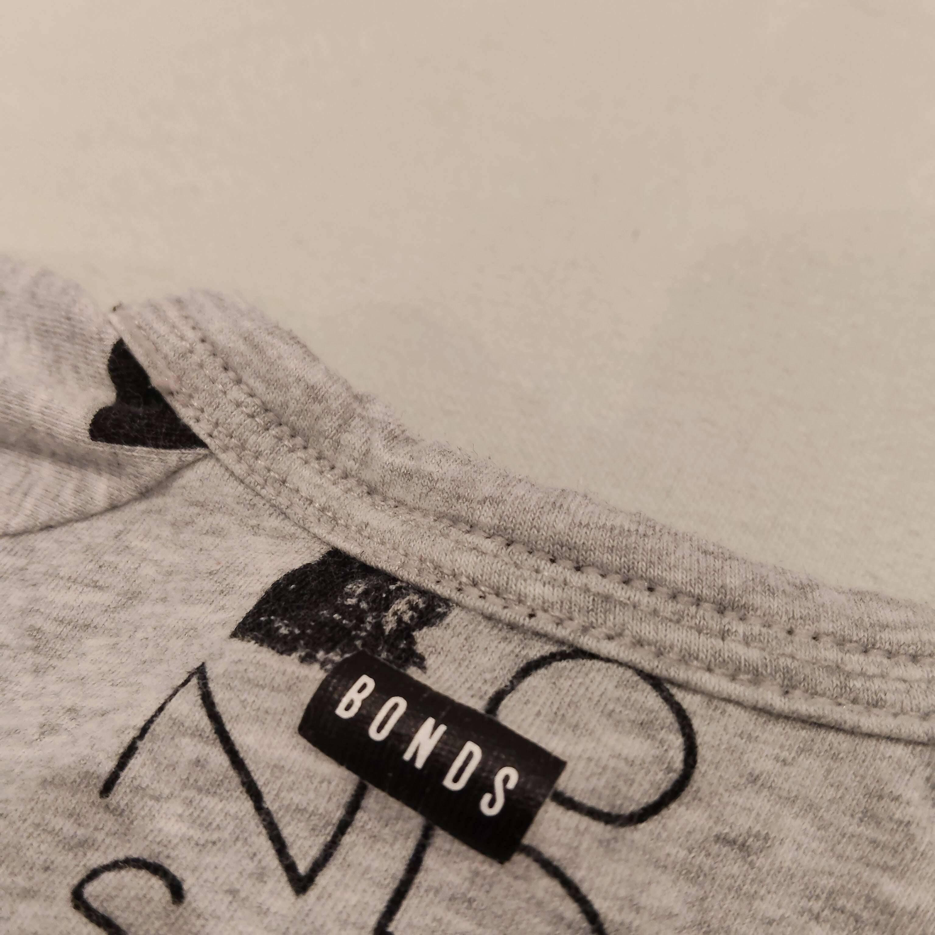BONDS Wondercool size 12-18m baby onesie