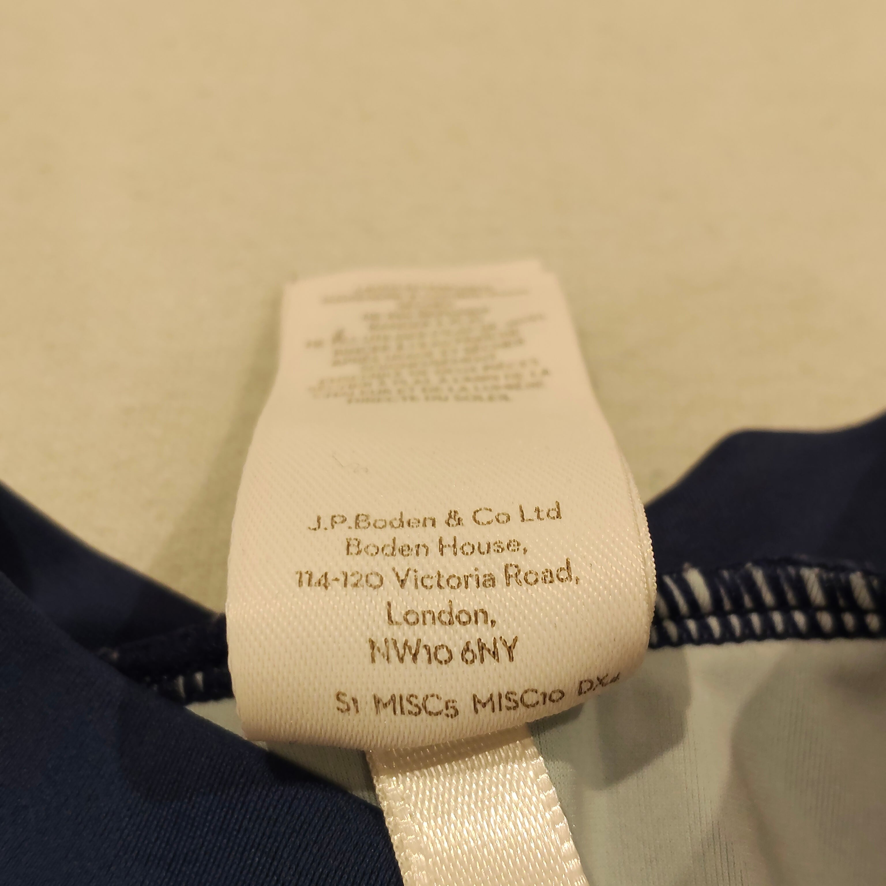 MINI BODEN swim top size 2-3y boy long sleeve