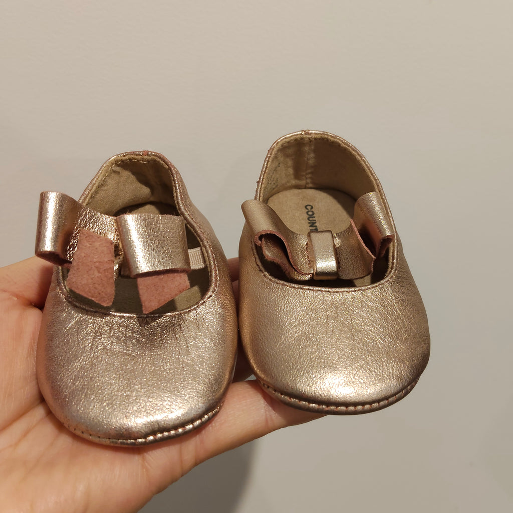 COUNTRY ROAD leather baby girls size 17 (3-6m) rose gold bow flats shoes