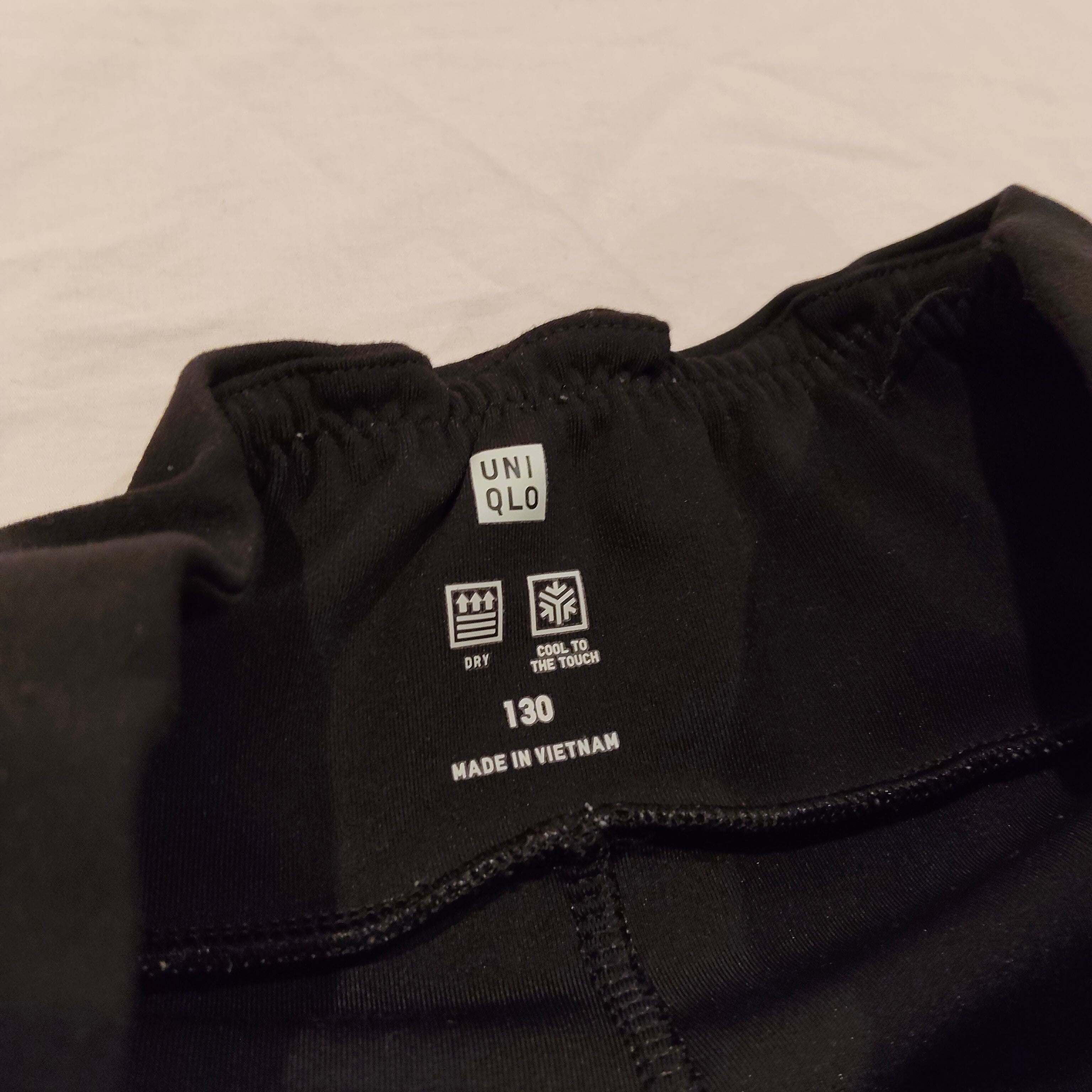 UNIQLO Skort size 7-8y girls AIRism black