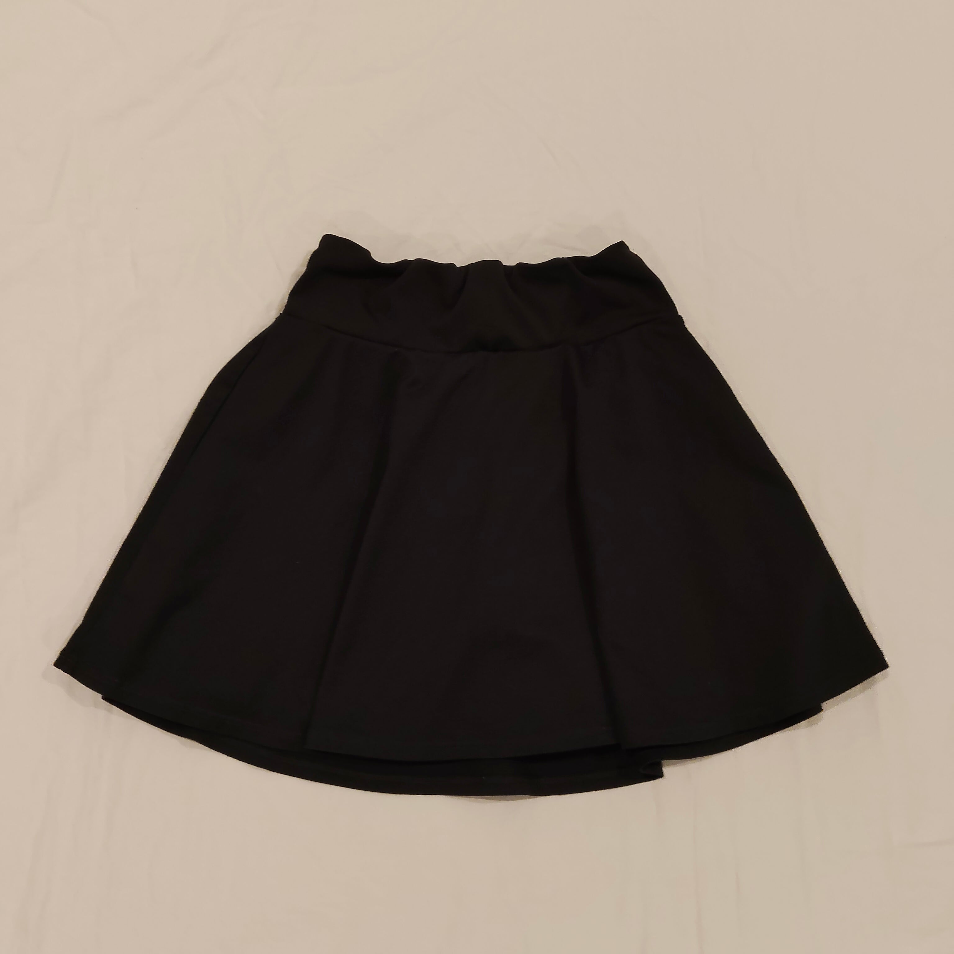 UNIQLO Skort size 7-8y girls AIRism black