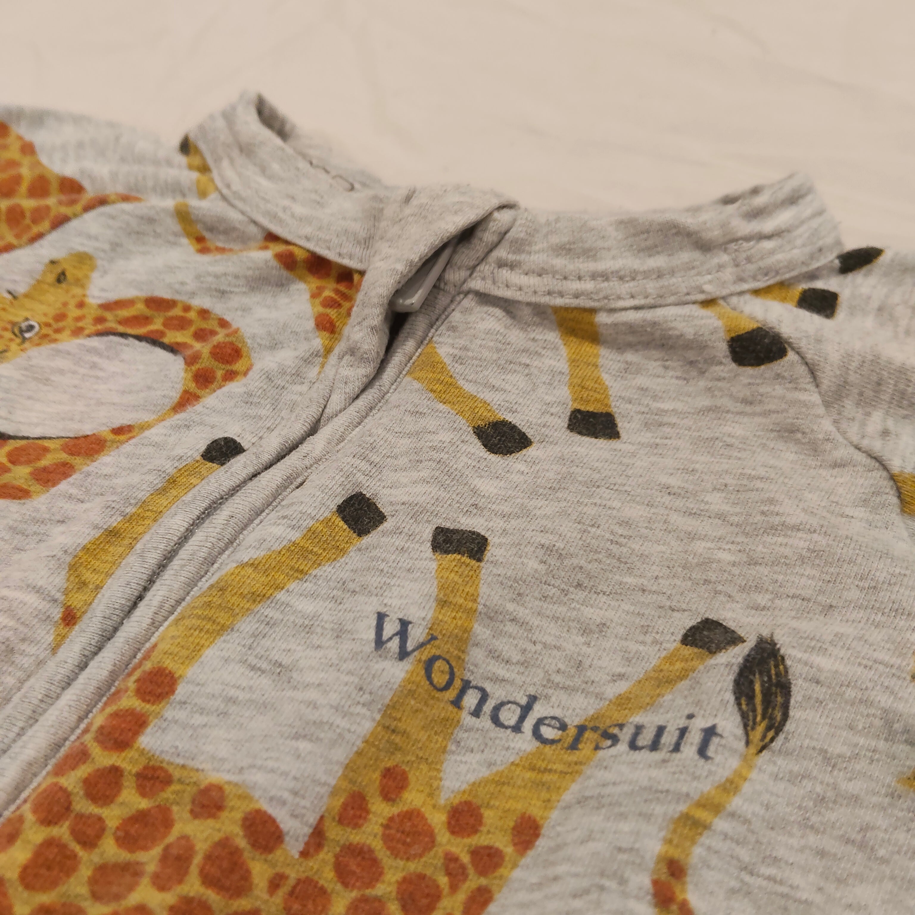 BONDS Wondersuit size 12-18m baby Giraffe