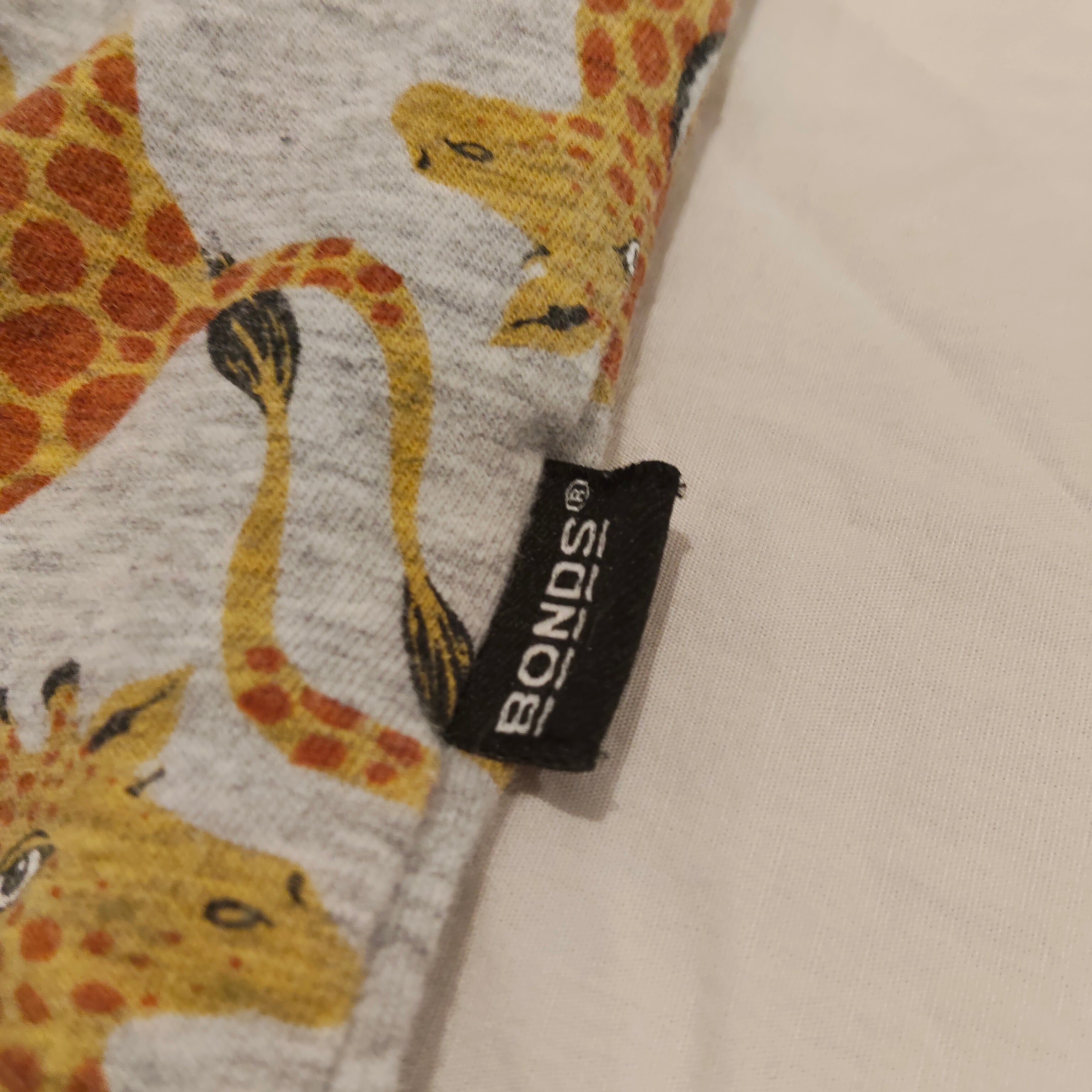 BONDS Wondersuit size 12-18m baby Giraffe