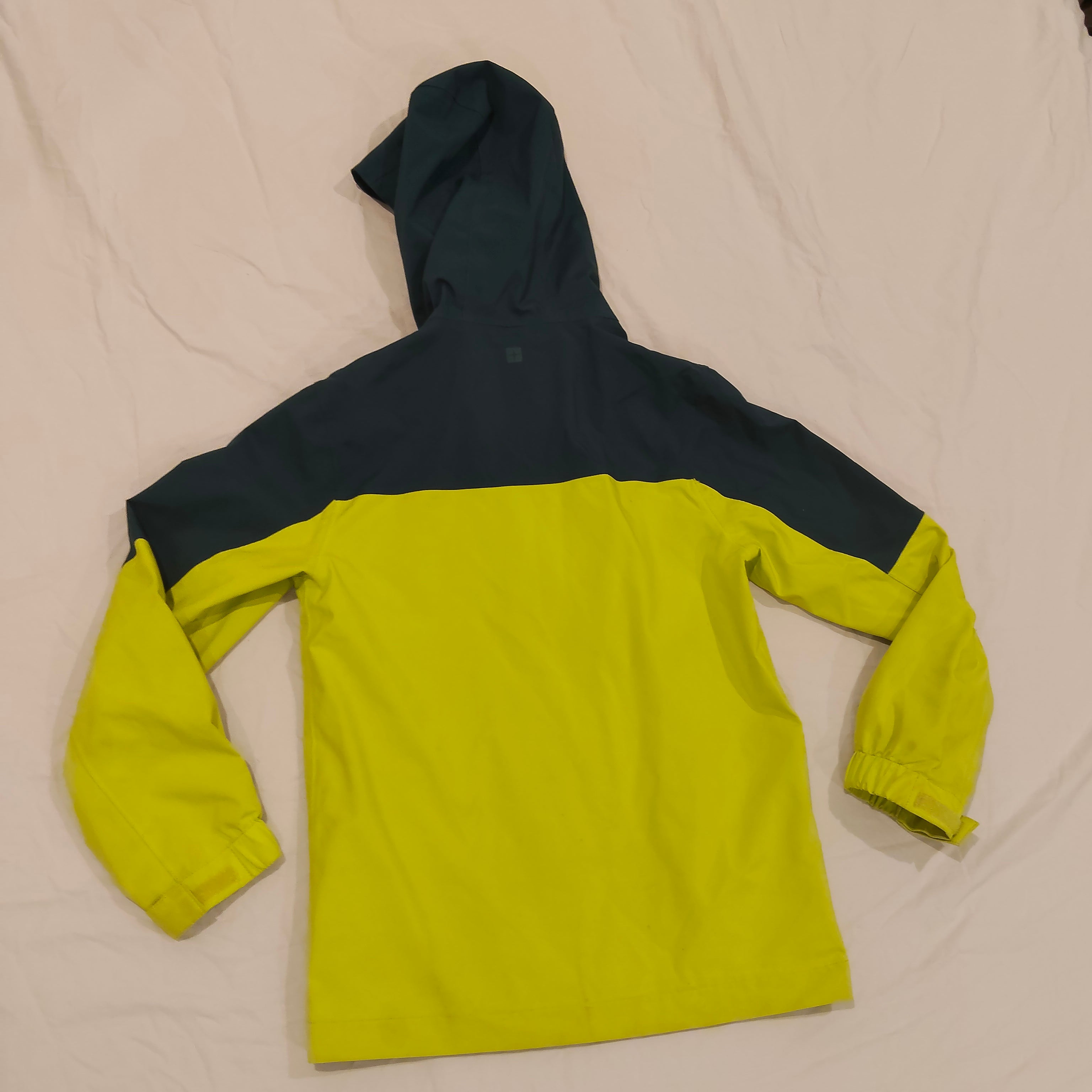 MOUNTAIN WAREHOUSE rain jacket size 11-12y boys