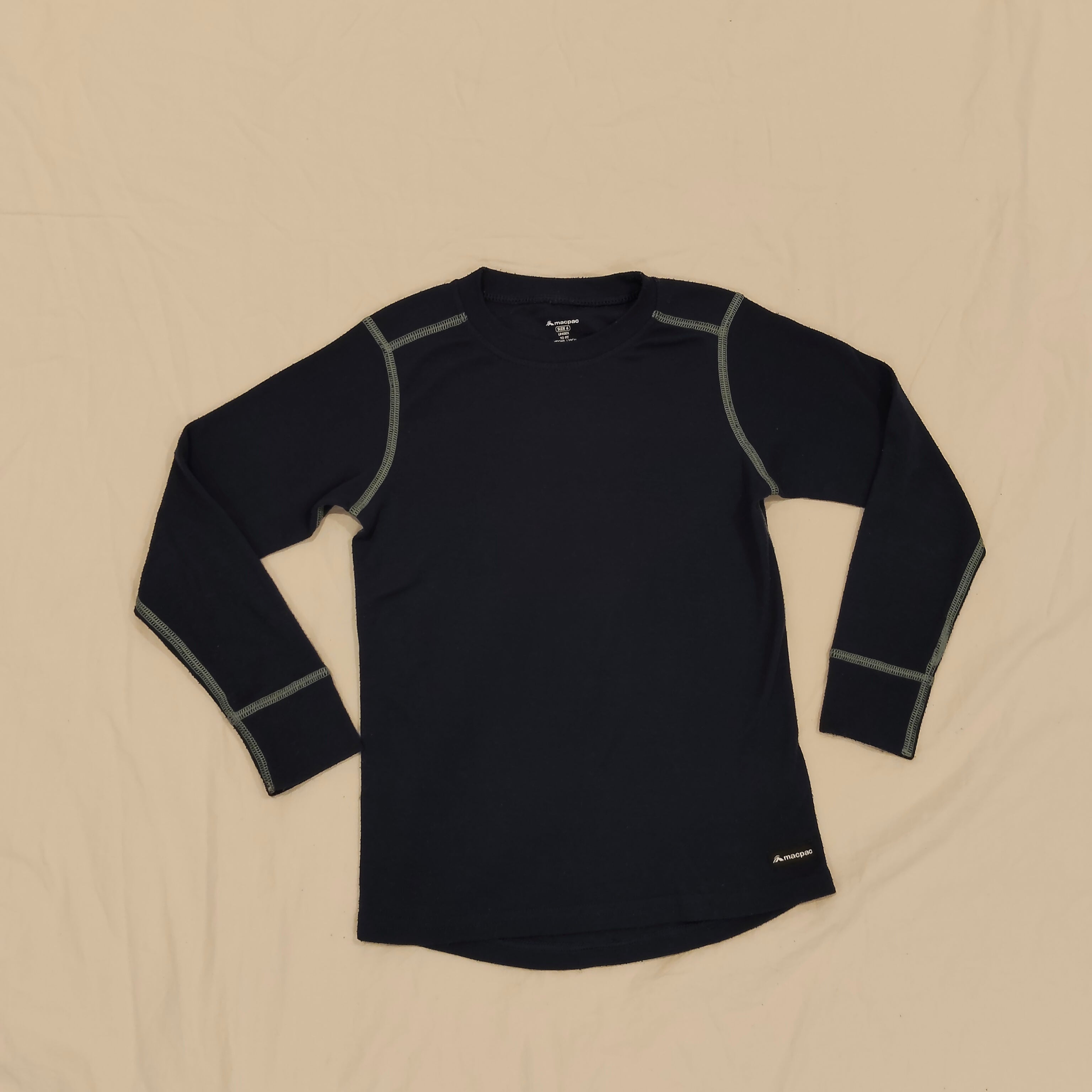 MACPAC thermal top size 6yrs unisex long sleeve